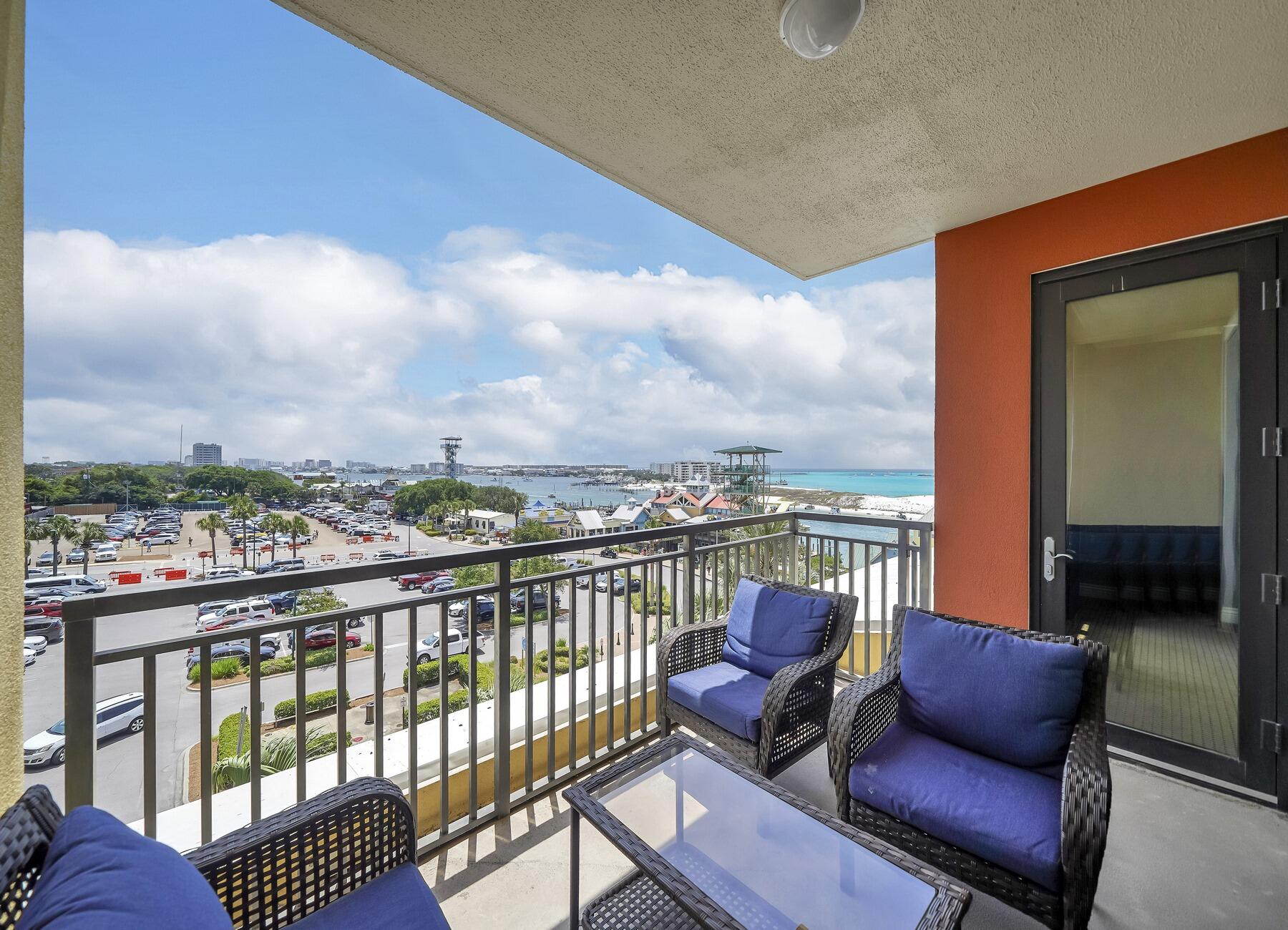 EMERALD GRANDE - Residential