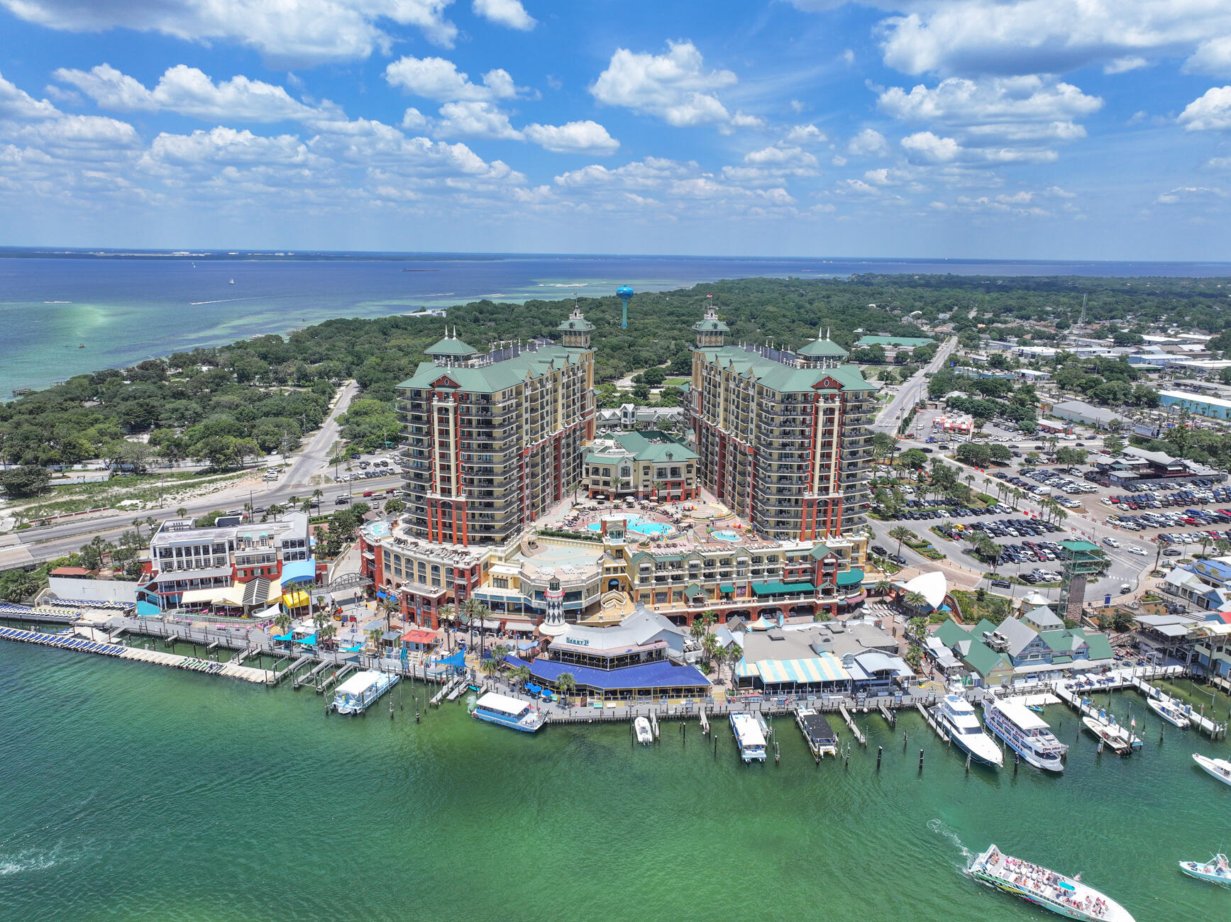 EMERALD GRANDE - Residential