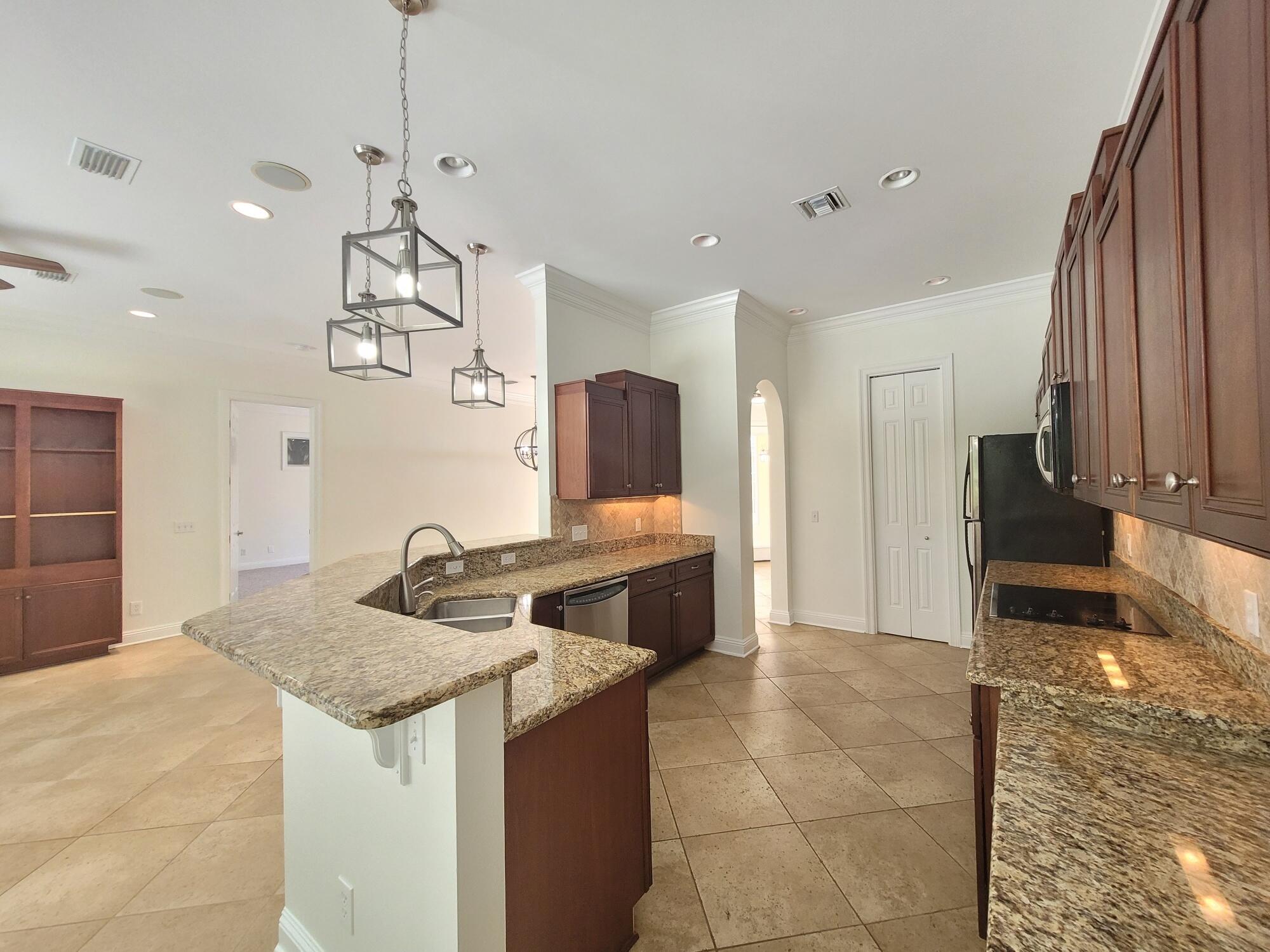 GOLF VILLAS AT REGATTA BAY - Residential