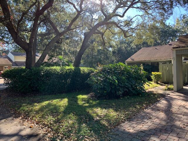 ROYAL OAK VILLAGE - Residential