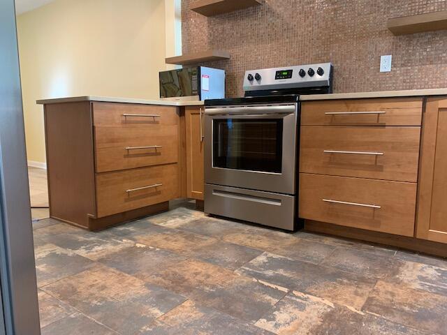 ROYAL OAK VILLAGE - Residential