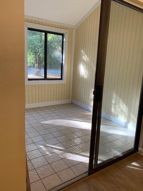 ROYAL OAK VILLAGE - Residential