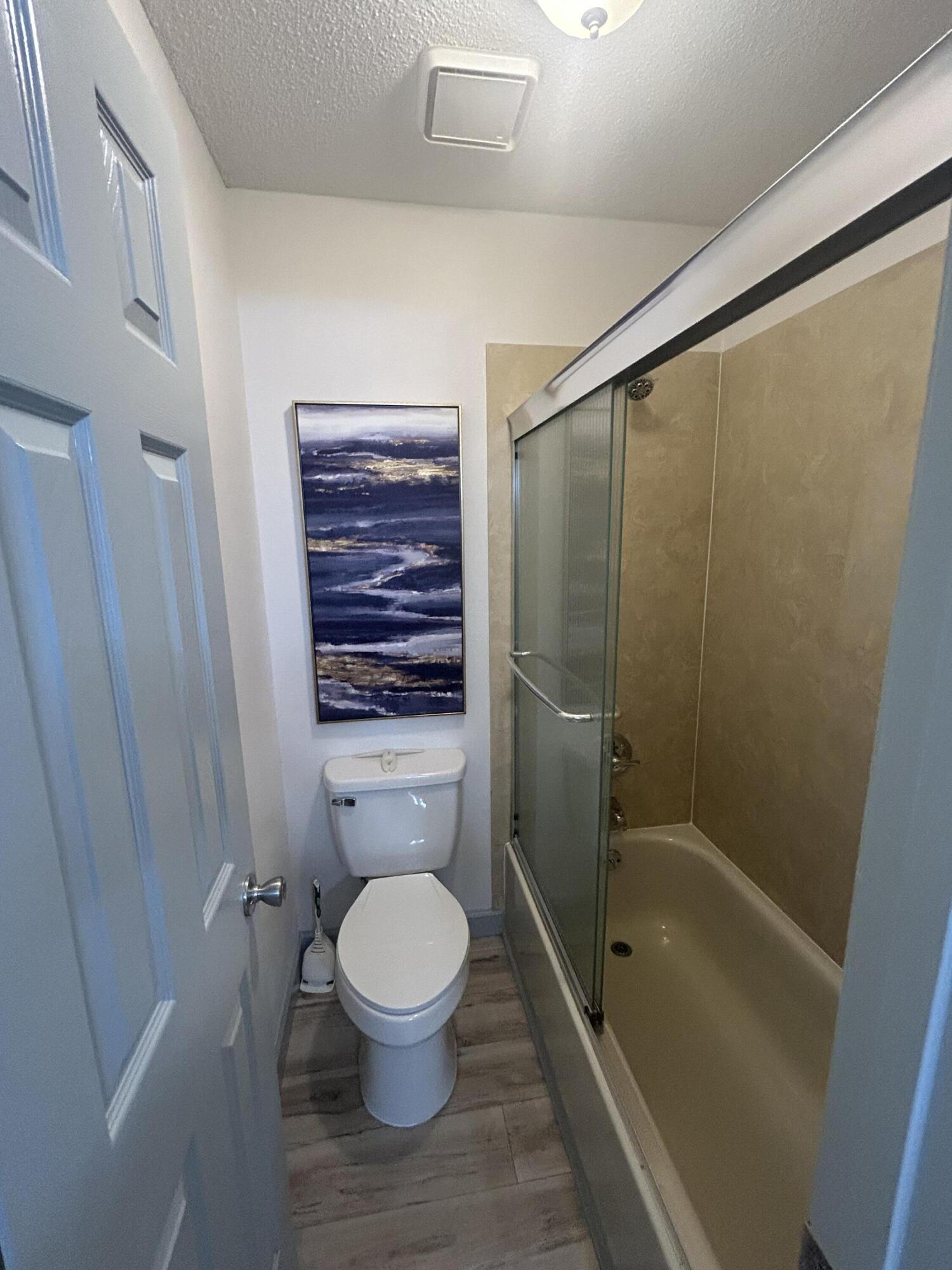 LINKSIDE VILLAGE UNIT 1 - Residential