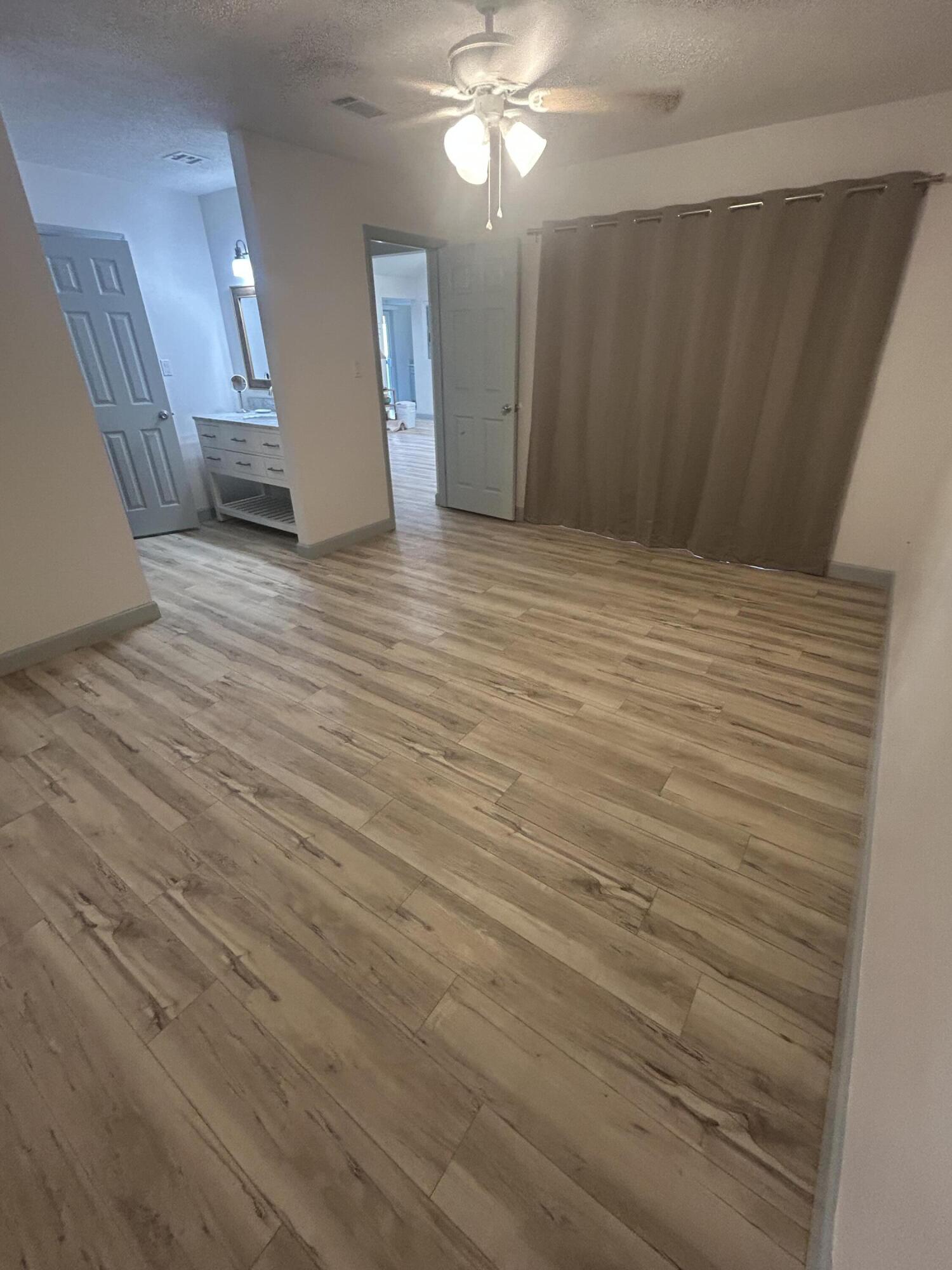 LINKSIDE VILLAGE UNIT 1 - Residential