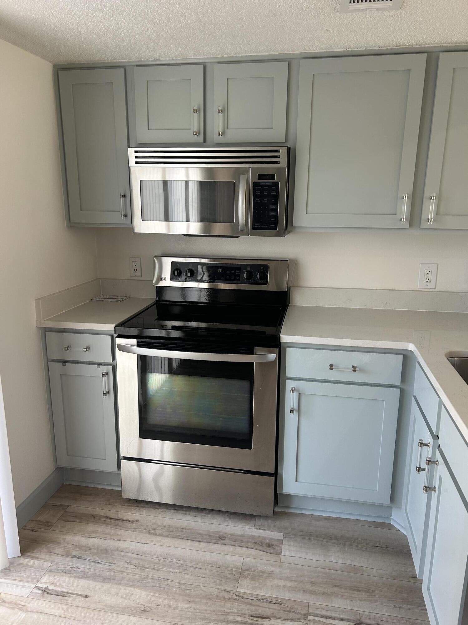 LINKSIDE VILLAGE UNIT 1 - Residential