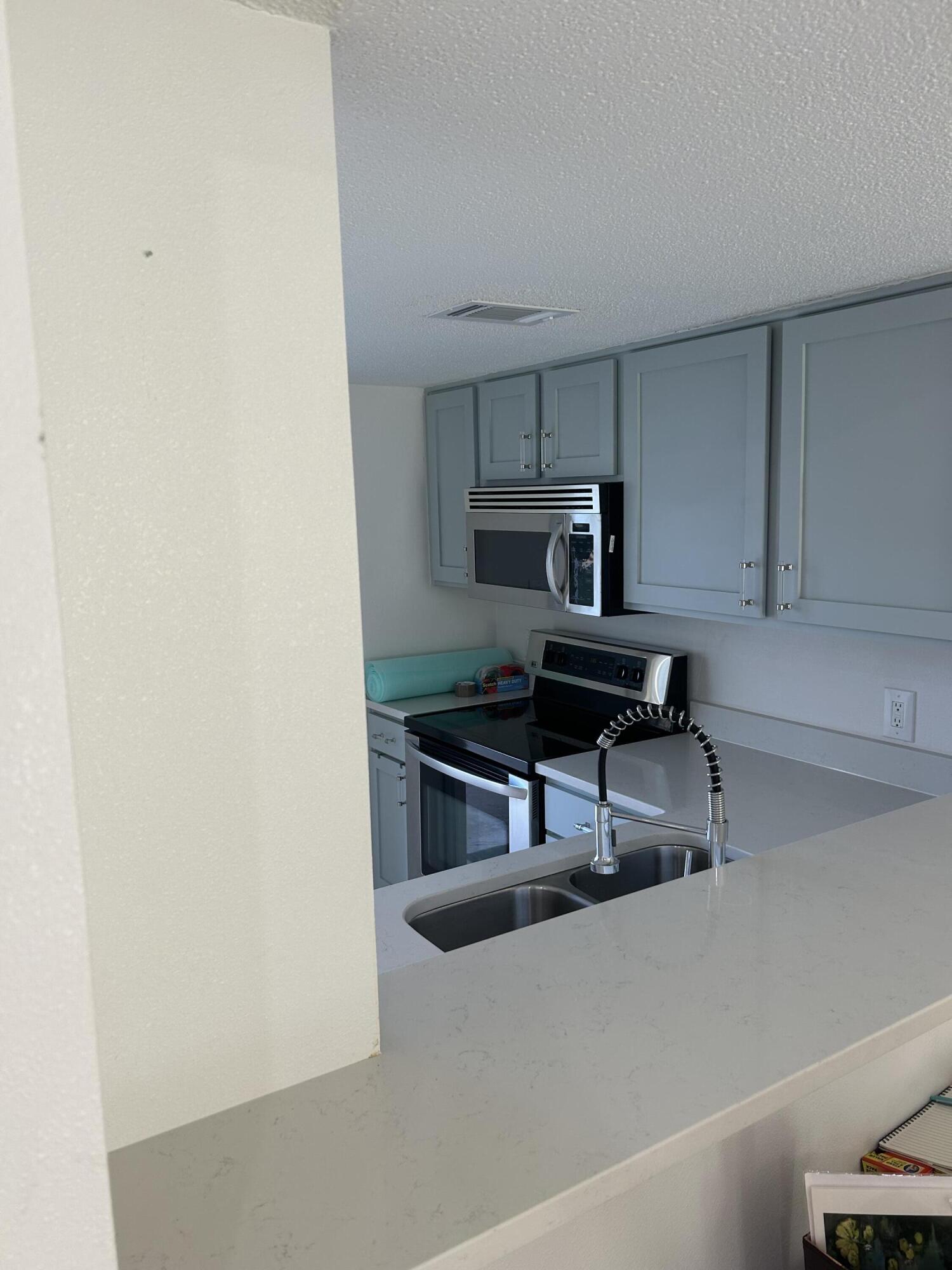 LINKSIDE VILLAGE UNIT 1 - Residential