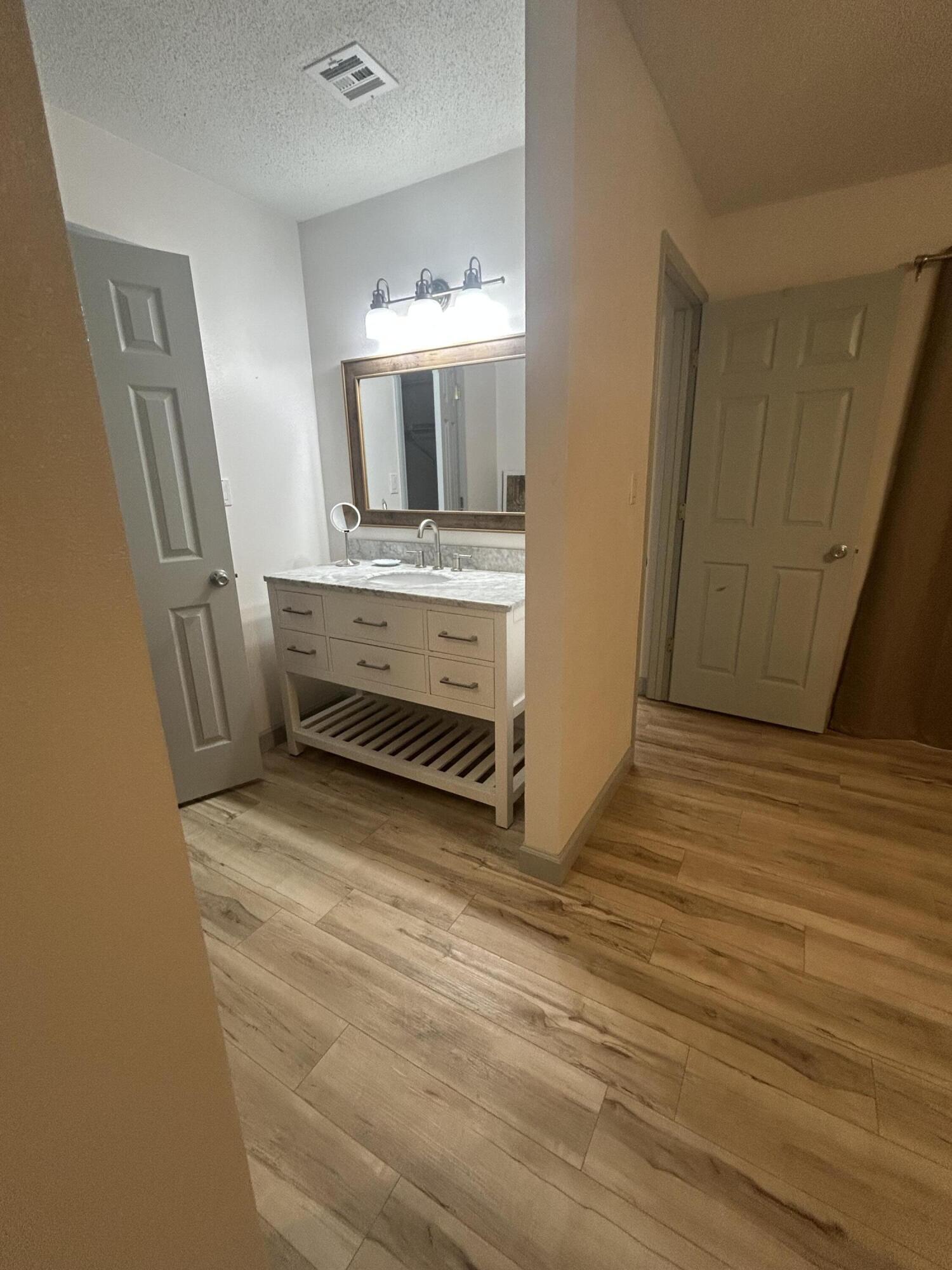 LINKSIDE VILLAGE UNIT 1 - Residential