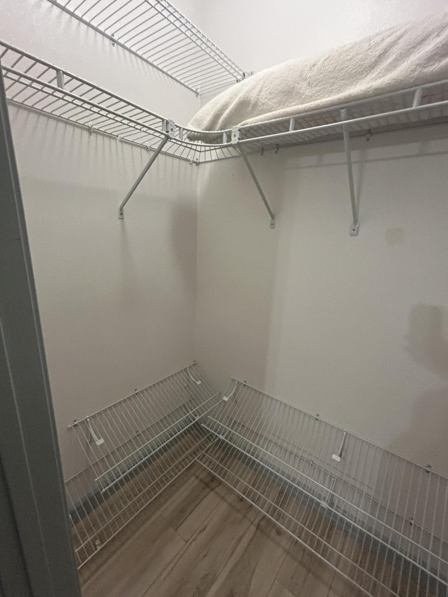 LINKSIDE VILLAGE UNIT 1 - Residential