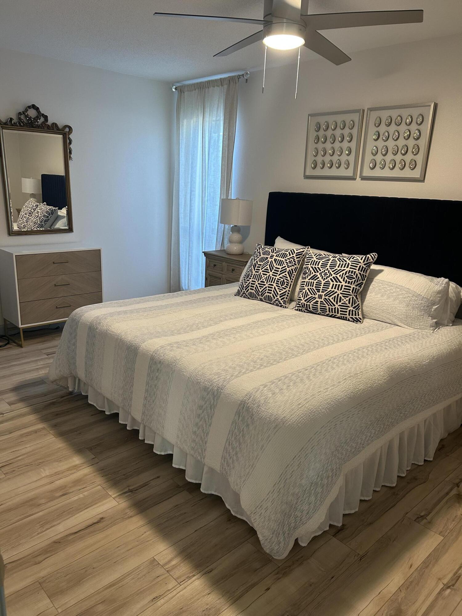 LINKSIDE VILLAGE UNIT 1 - Residential