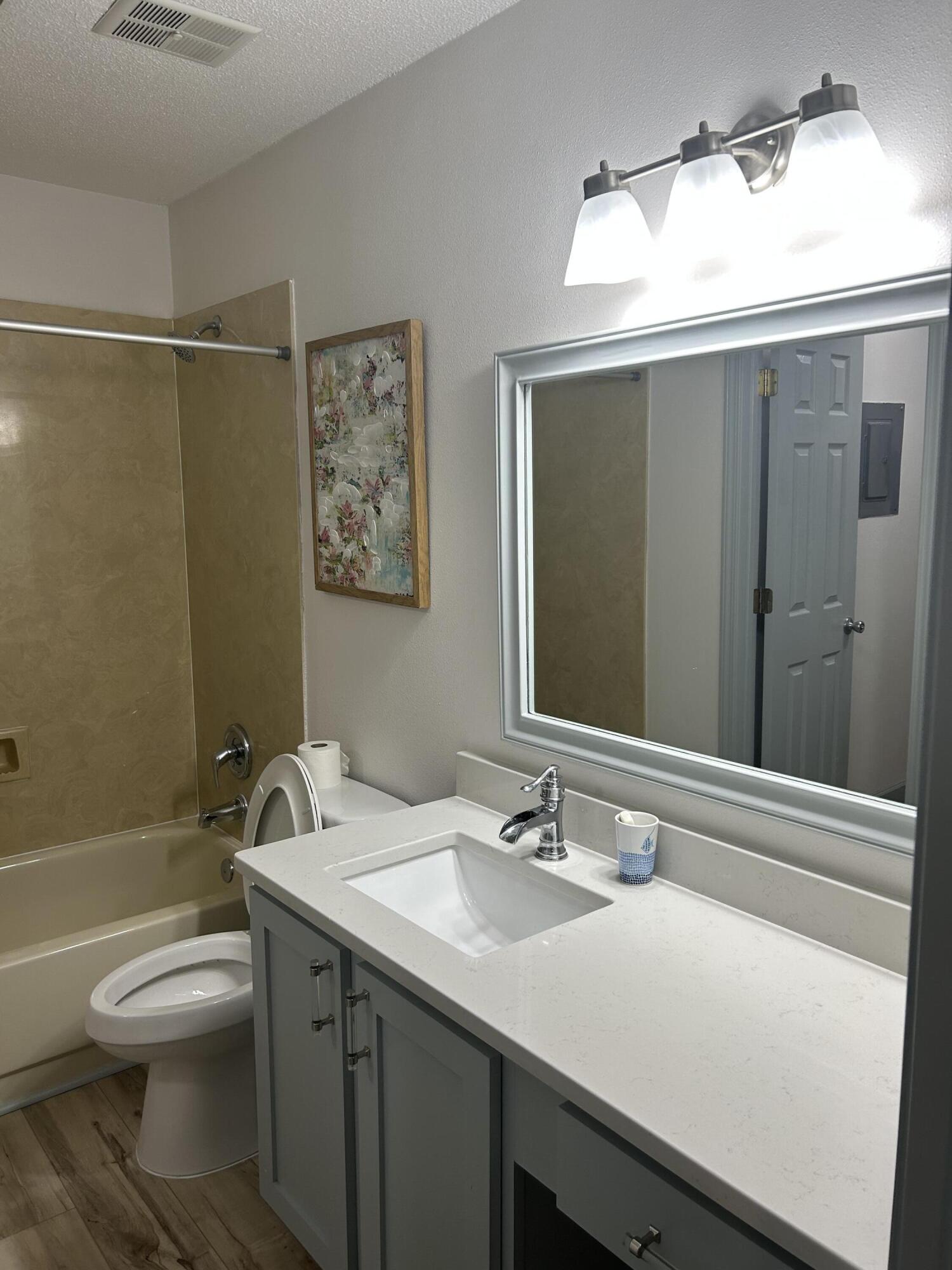 LINKSIDE VILLAGE UNIT 1 - Residential