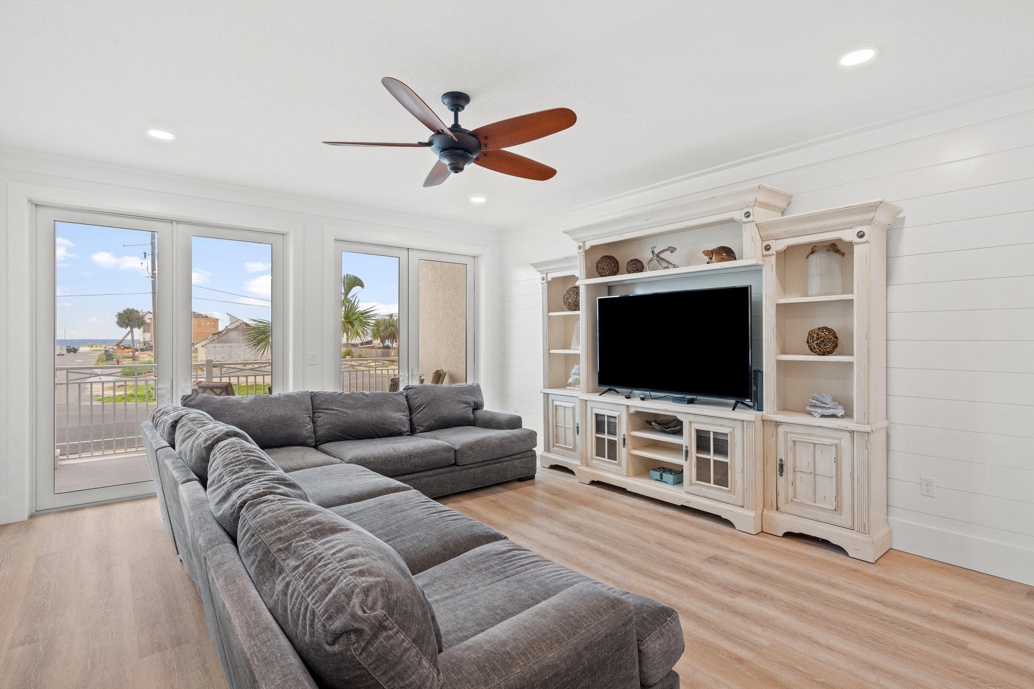 TRANQUIL HARBOUR - Residential