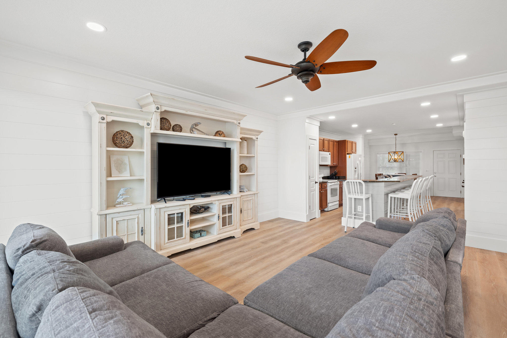 TRANQUIL HARBOUR - Residential