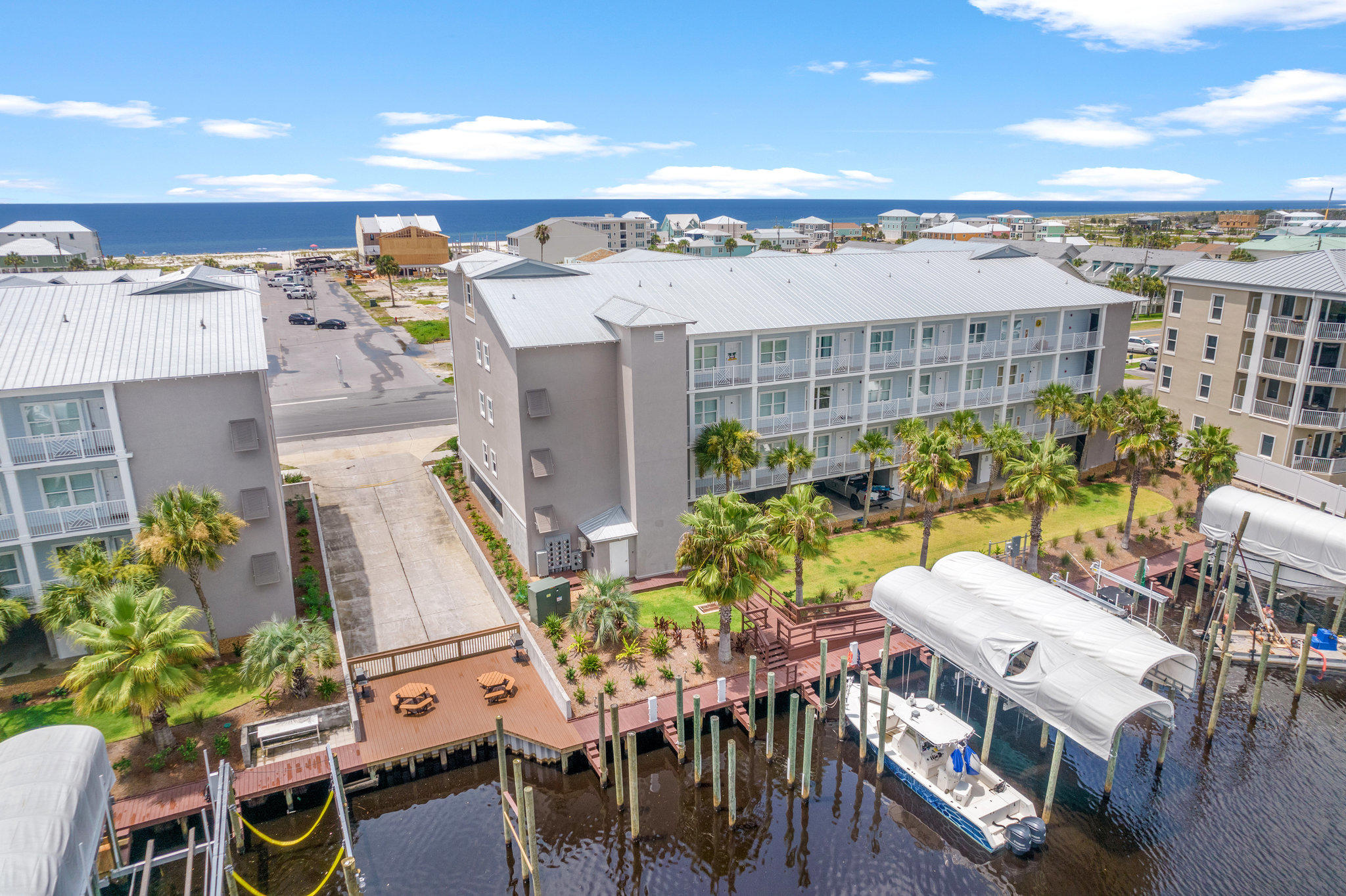 TRANQUIL HARBOUR - Residential