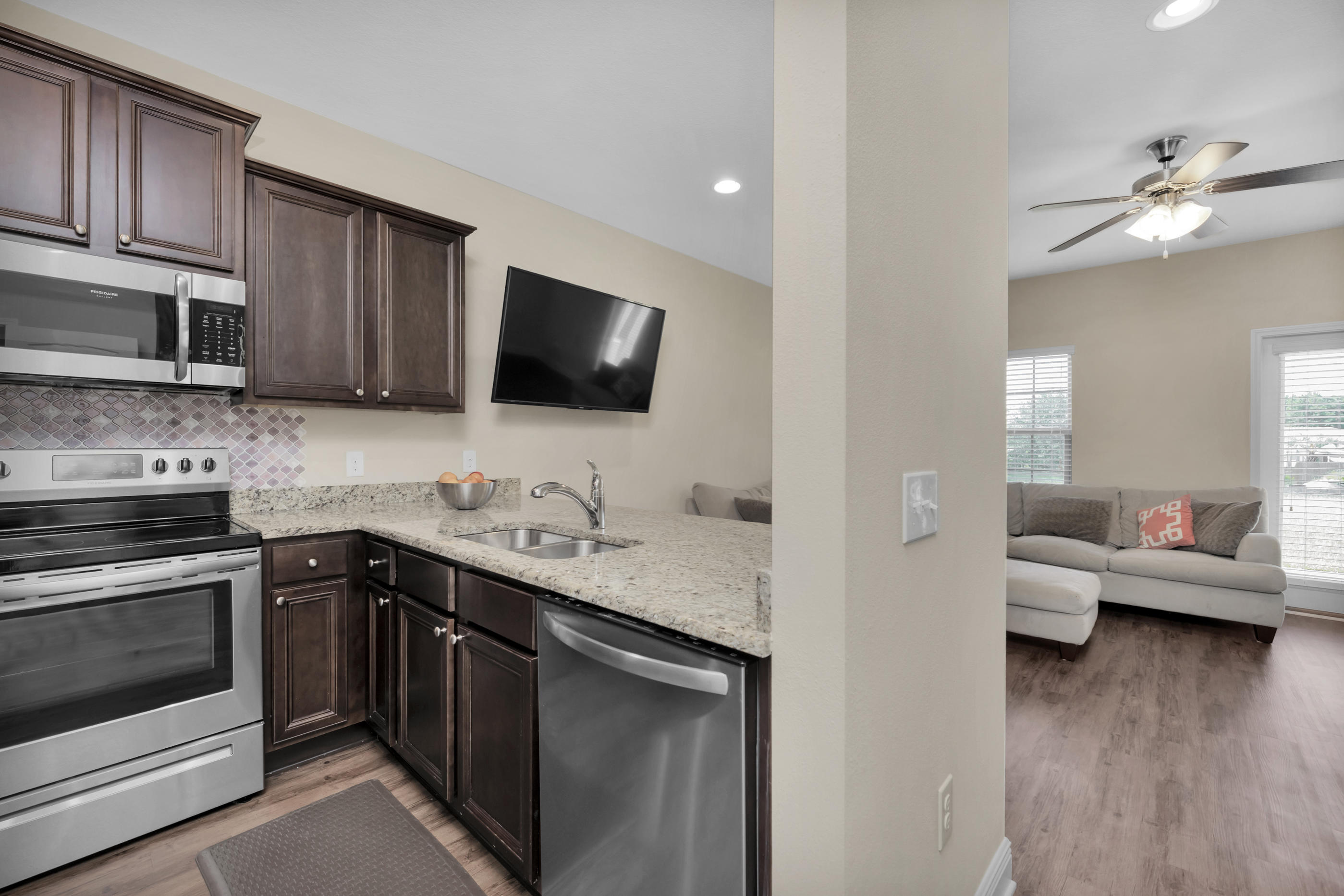 RESERVE POINTE - Residential