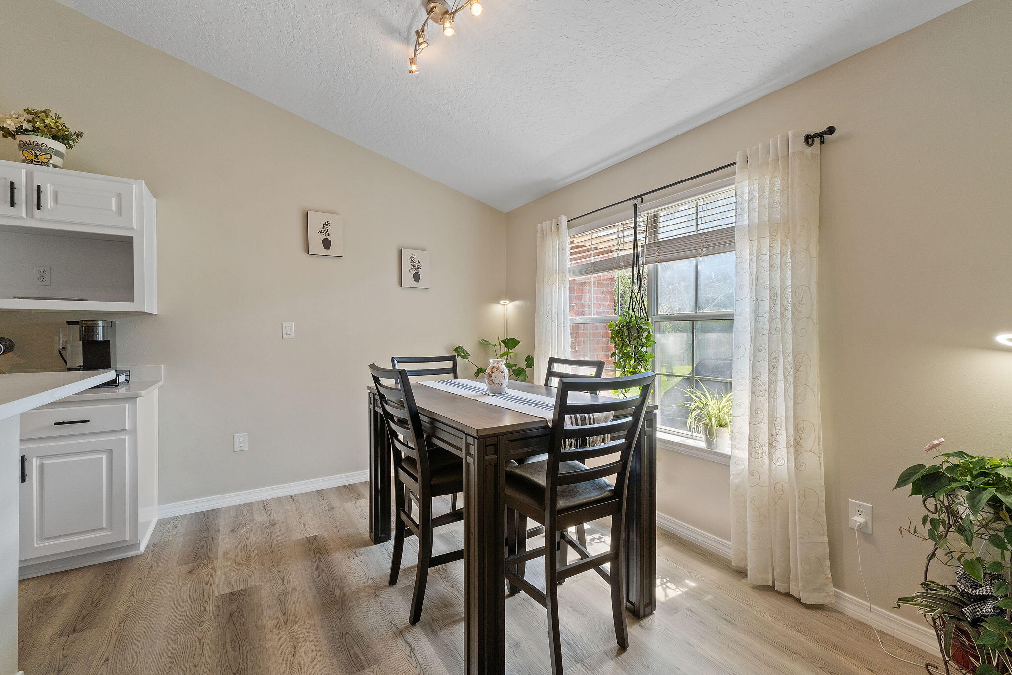 HOLLEY BY THE SEA - Residential