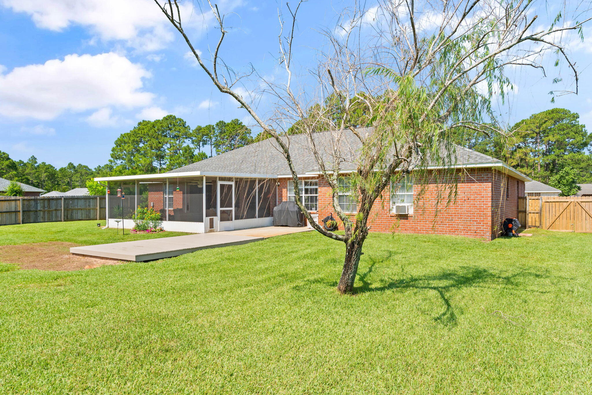 HOLLEY BY THE SEA - Residential