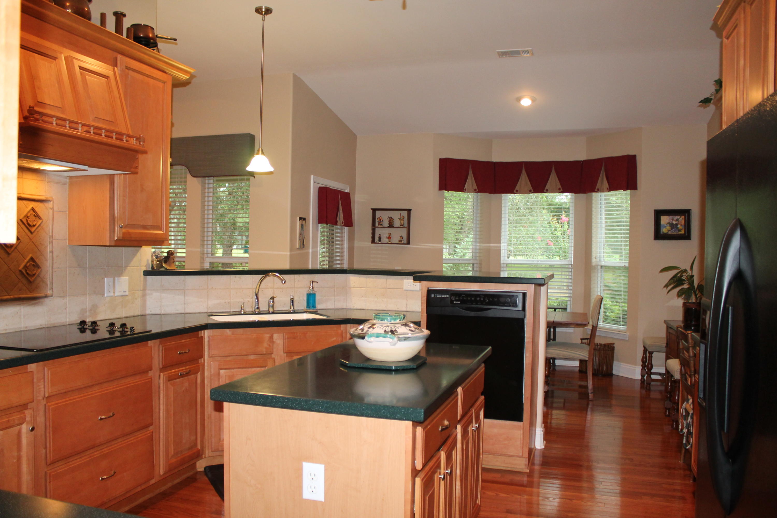 ROCKY BAYOU CC EST #9 LOT 39 - Residential