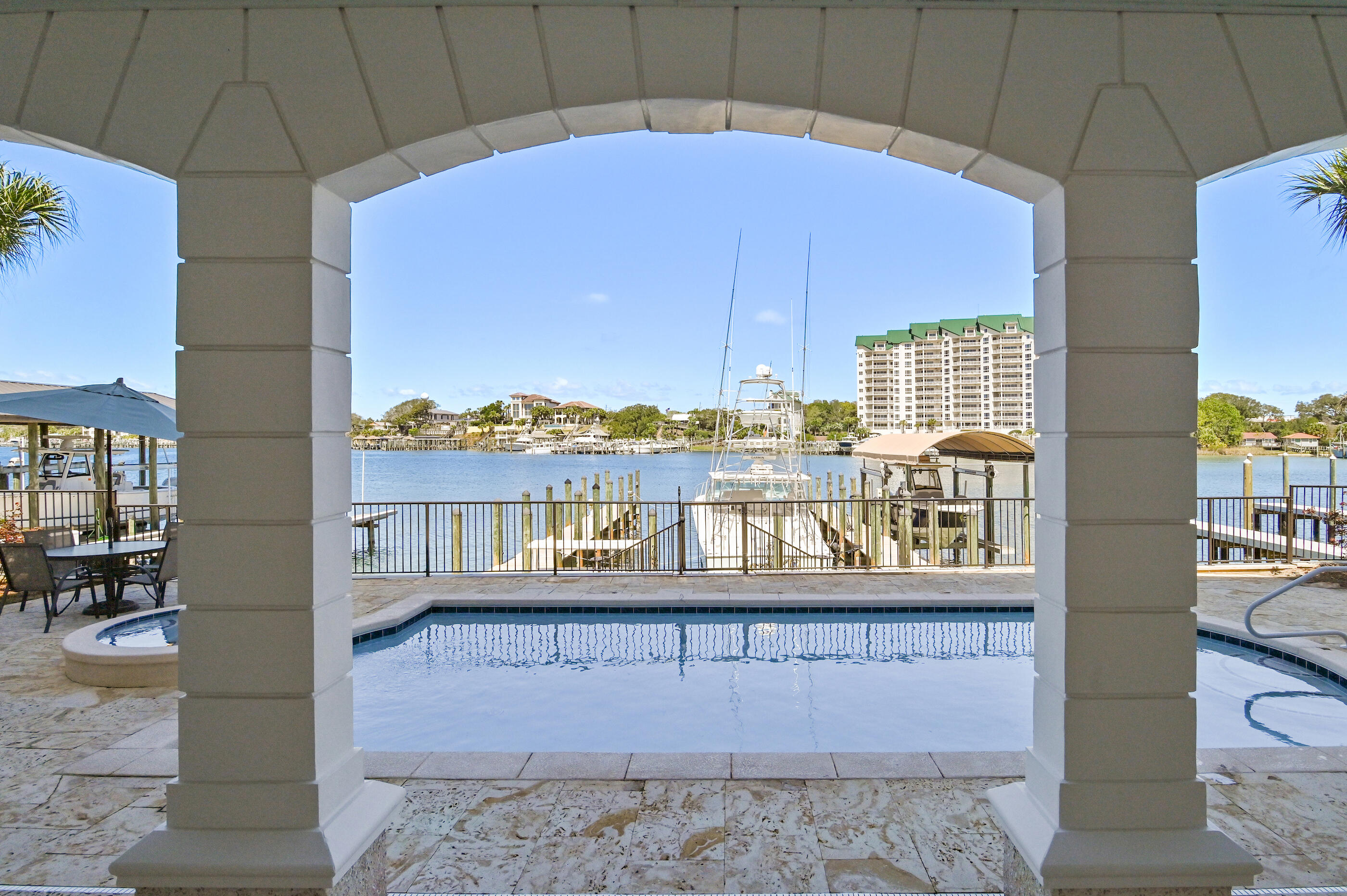 HOLIDAY ISLE - Residential