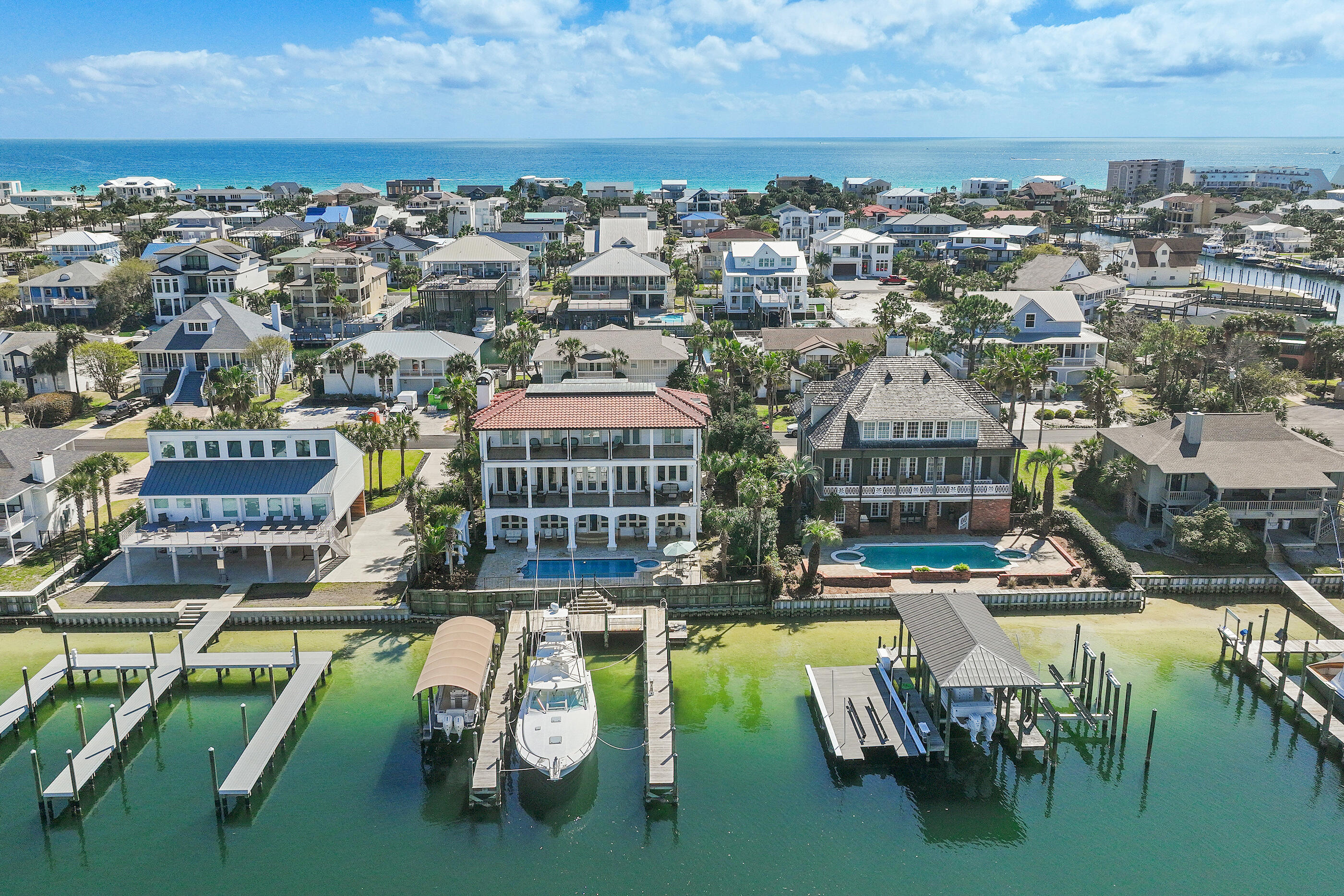 HOLIDAY ISLE - Residential