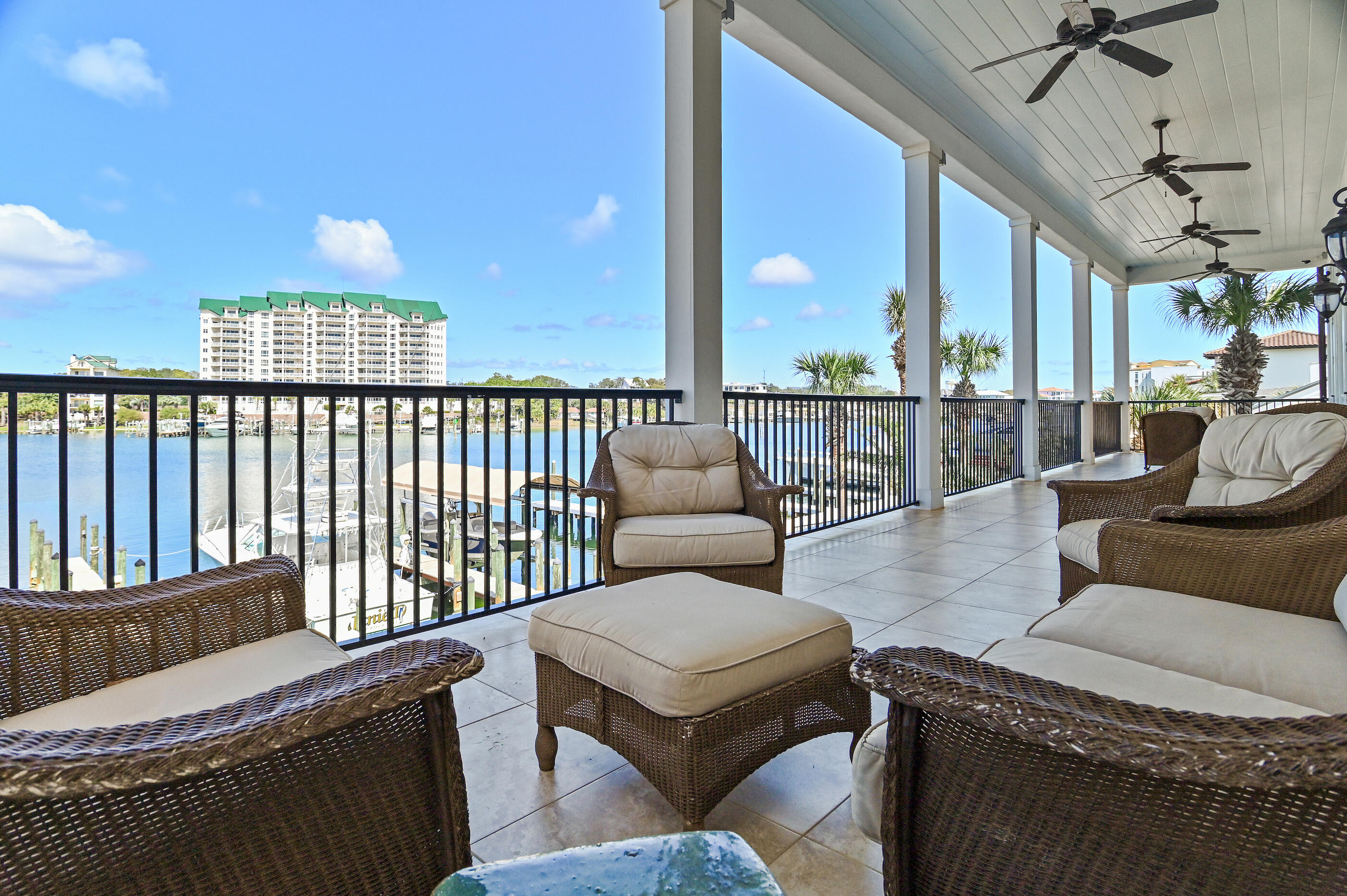 HOLIDAY ISLE - Residential