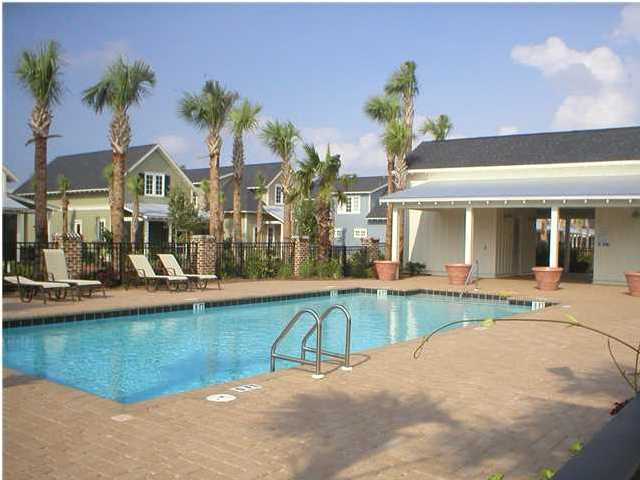 BUNGALOS AT SANDESTIN - Residential