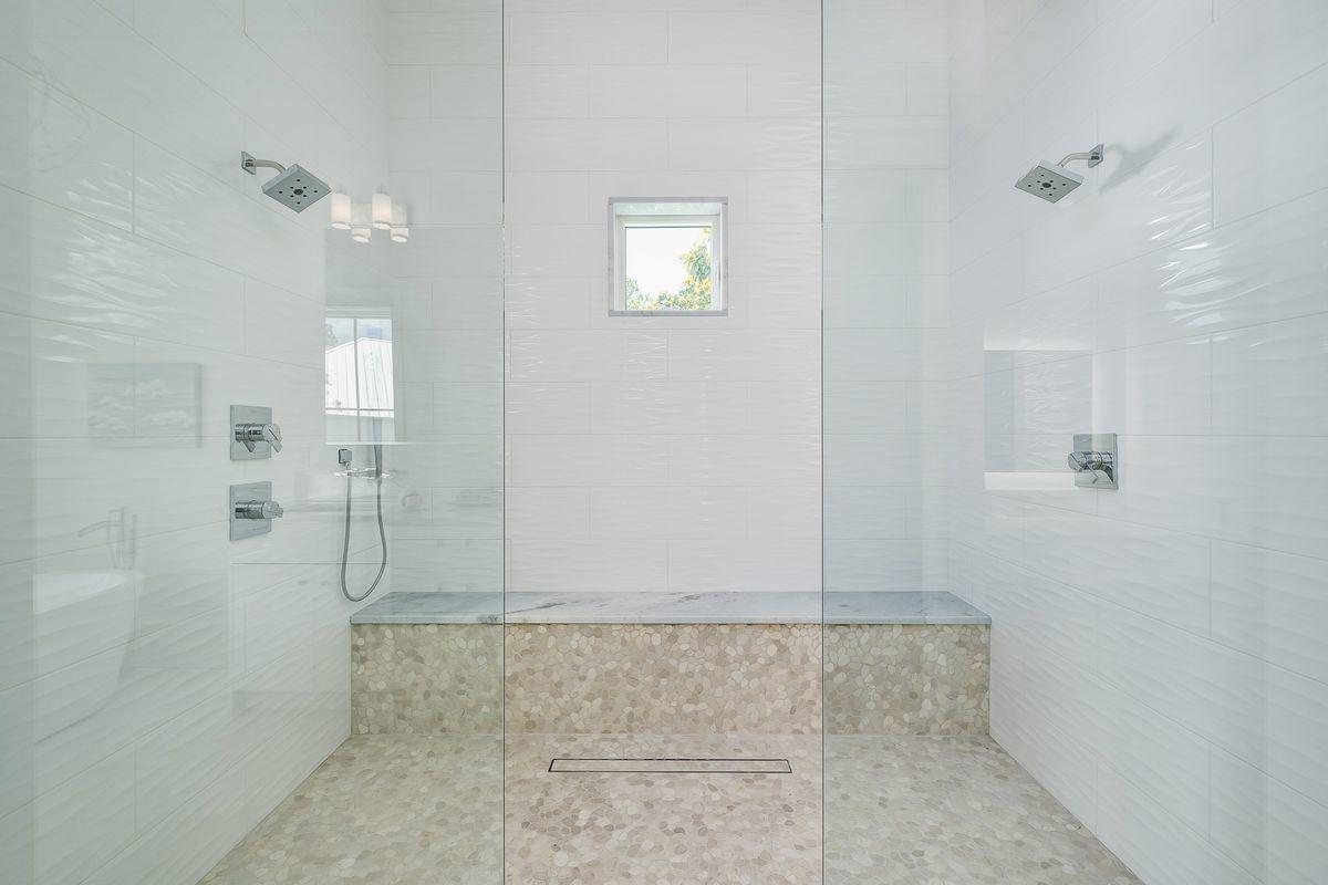 SEAGROVE SHORES 4TH ADD - Residential