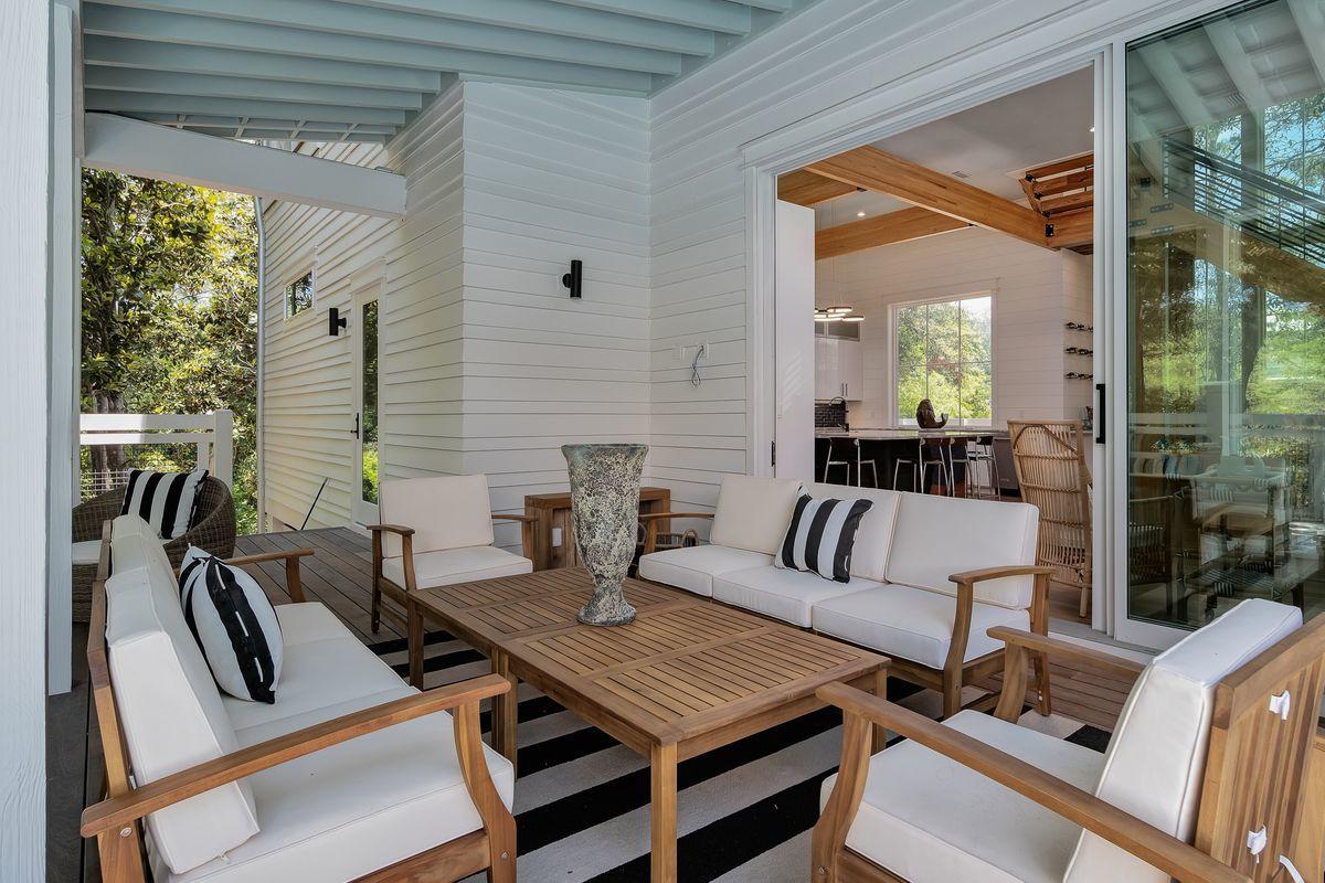 SEAGROVE SHORES 4TH ADD - Residential