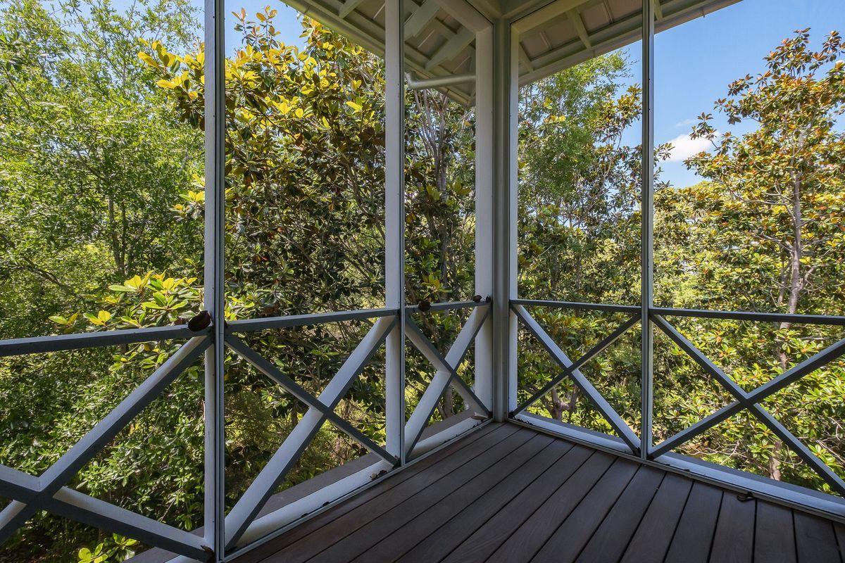 SEAGROVE SHORES 4TH ADD - Residential
