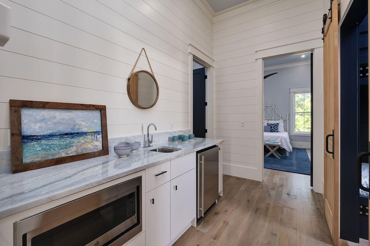 SEAGROVE SHORES 4TH ADD - Residential
