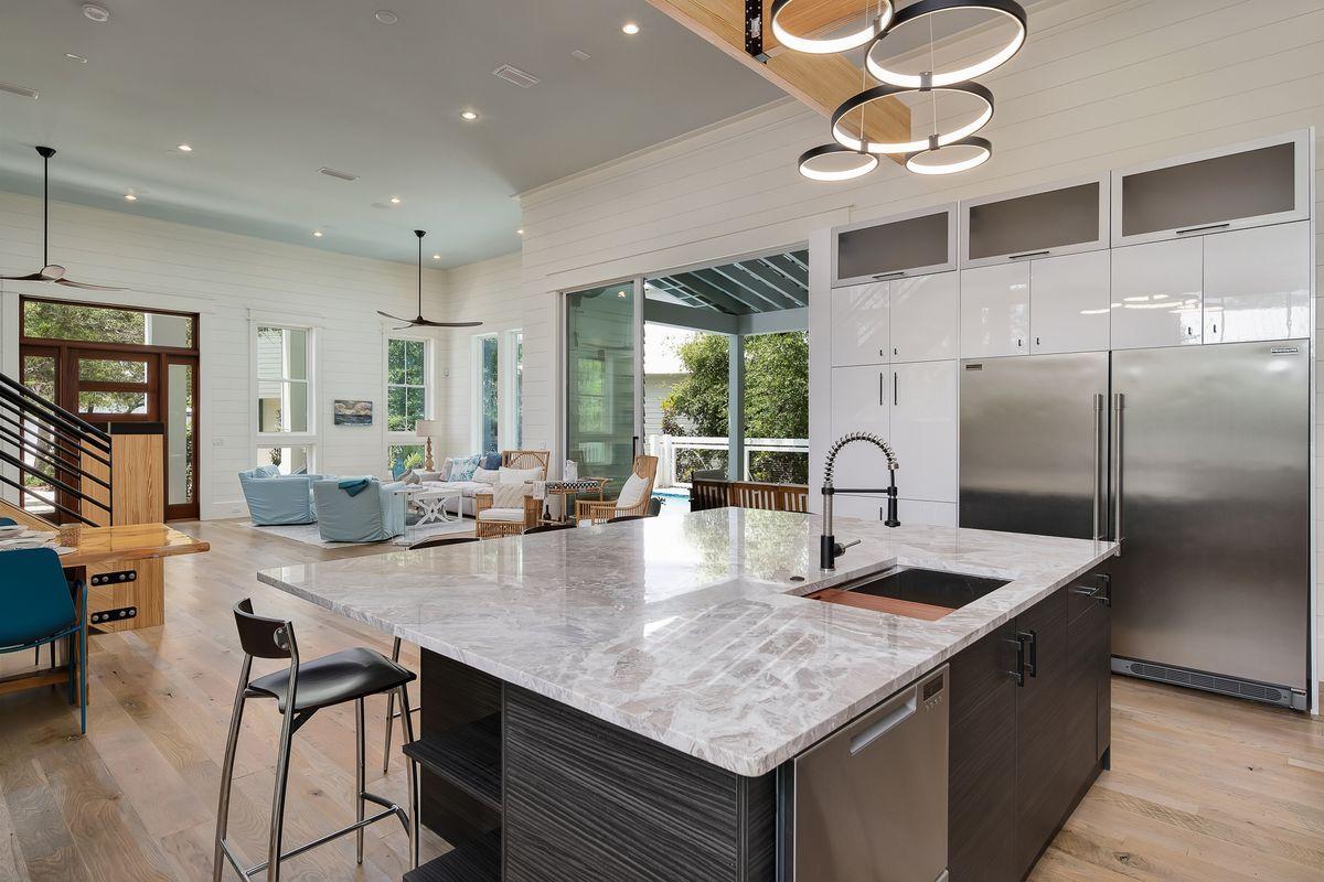 SEAGROVE SHORES 4TH ADD - Residential
