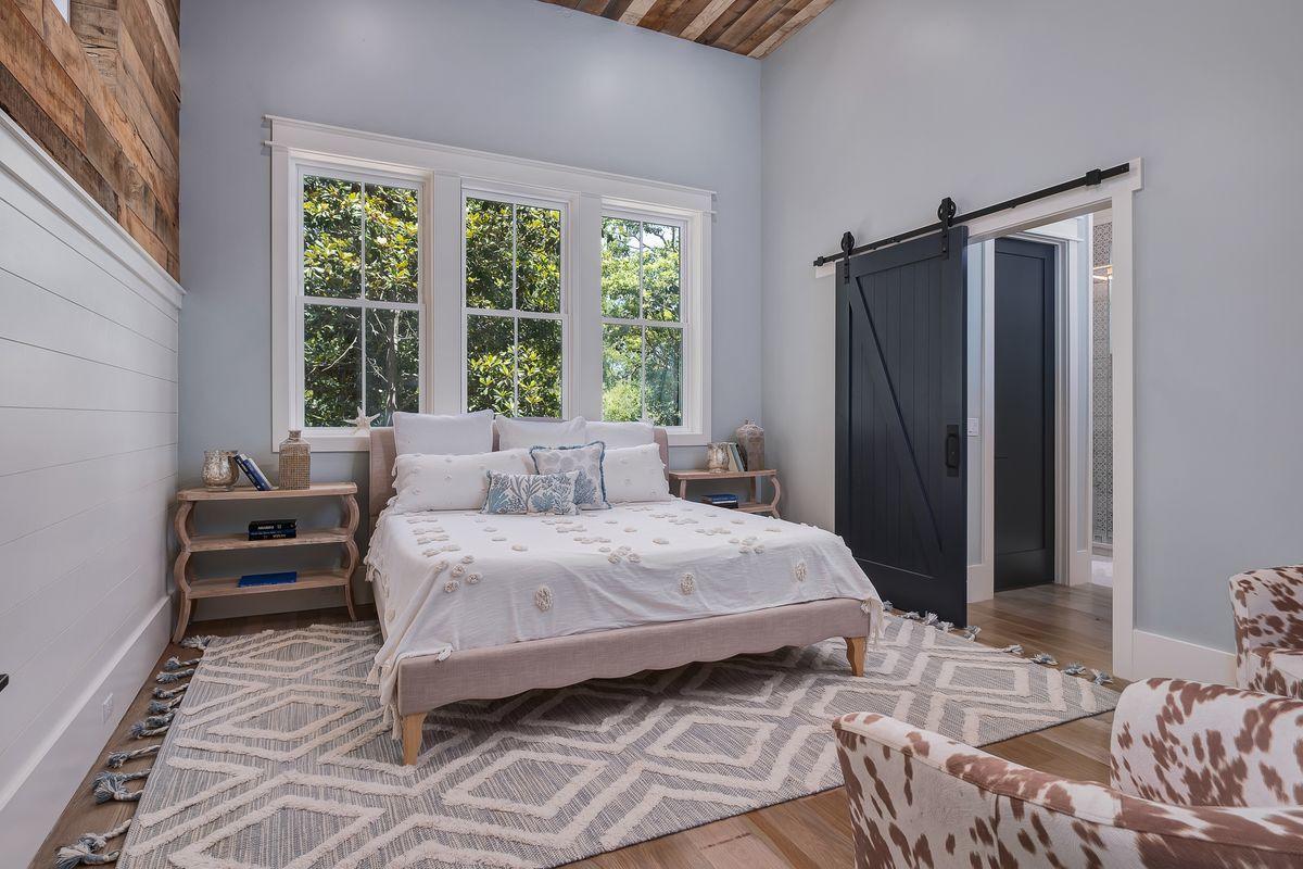SEAGROVE SHORES 4TH ADD - Residential