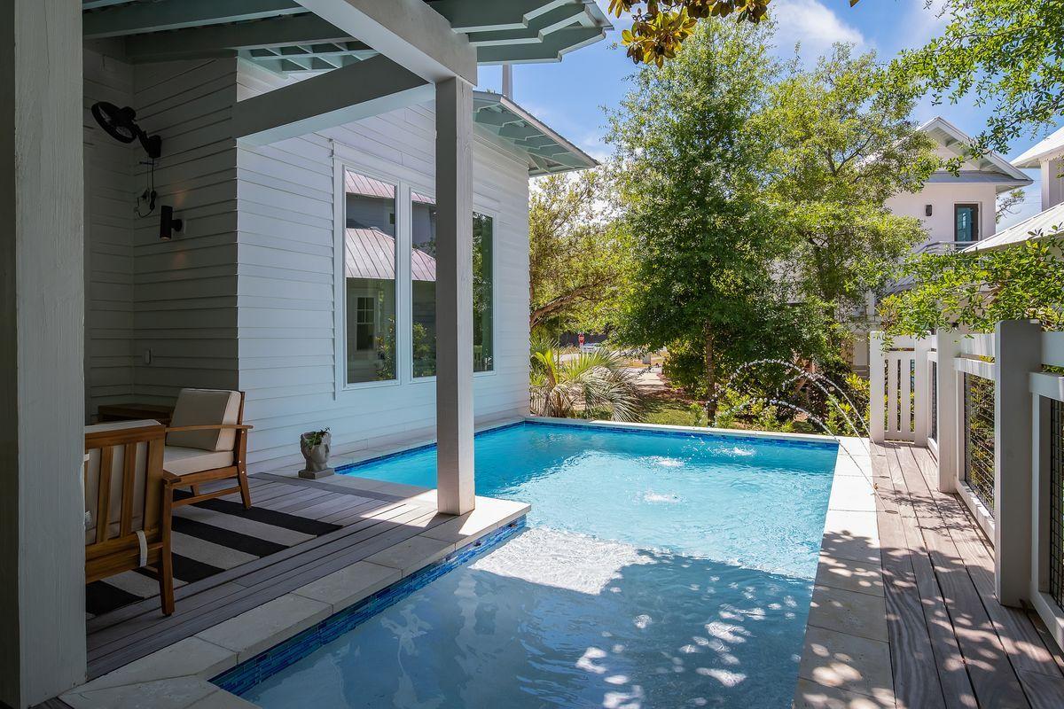 SEAGROVE SHORES 4TH ADD - Residential