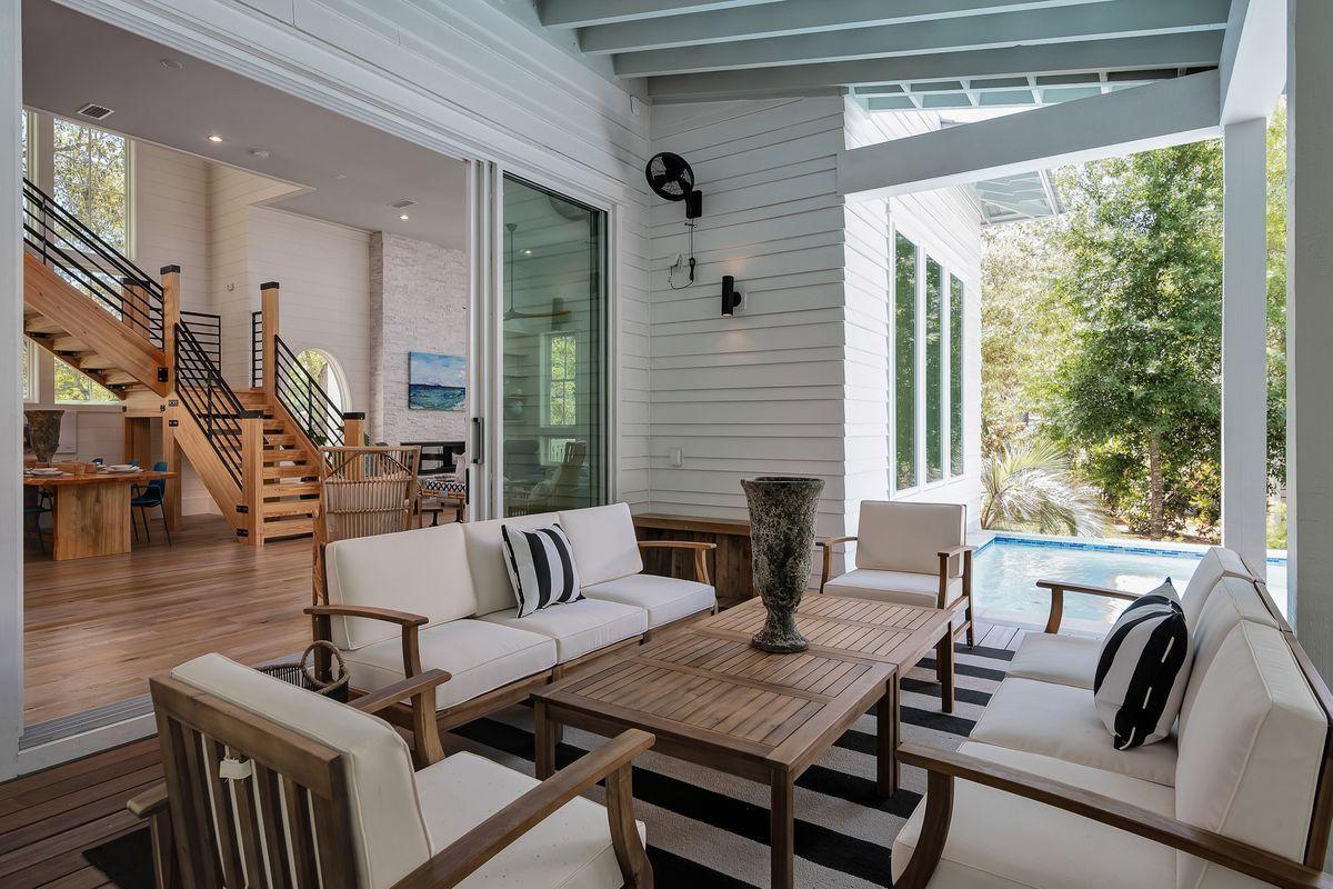 SEAGROVE SHORES 4TH ADD - Residential