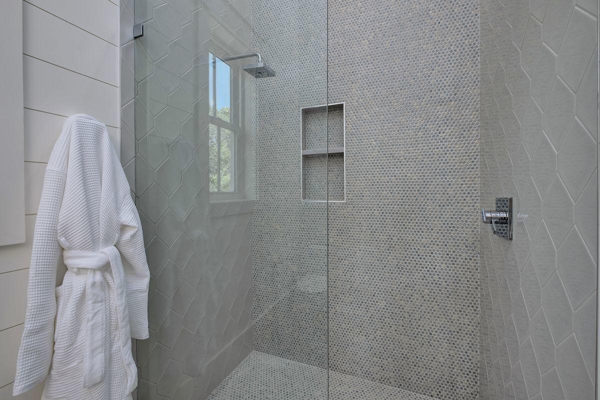 SEAGROVE SHORES 4TH ADD - Residential