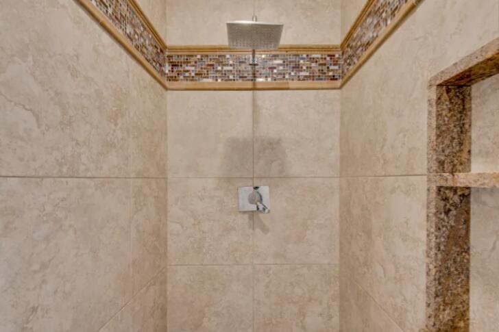 EMERALD WATERS - Residential