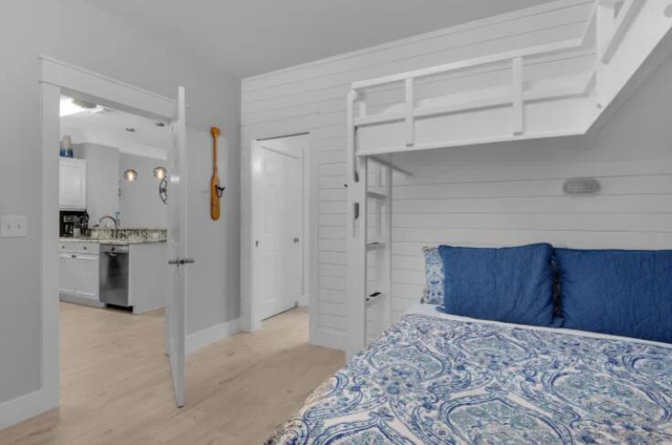 EMERALD WATERS - Residential