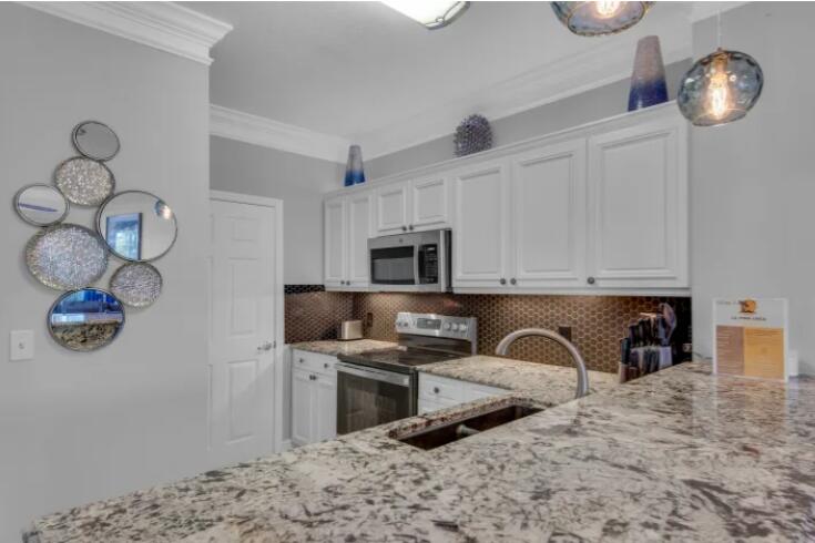 EMERALD WATERS - Residential