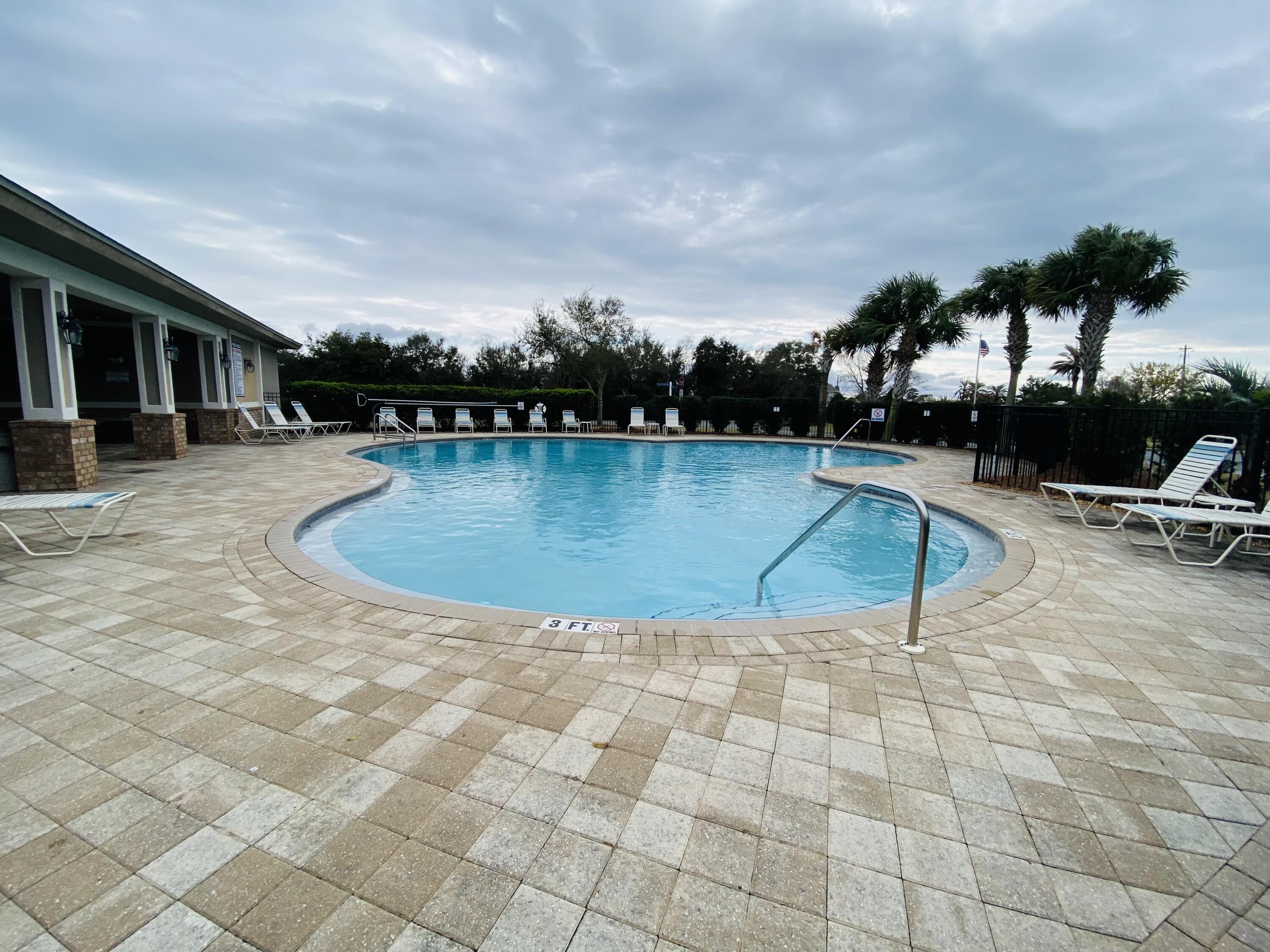 RESERVE POINTE - Residential
