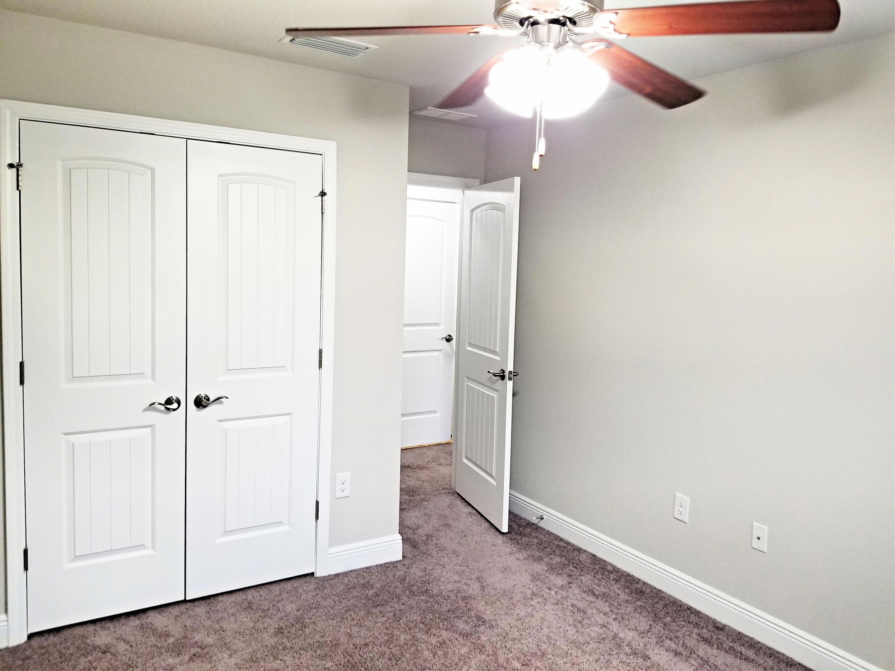 RESERVE POINTE - Residential