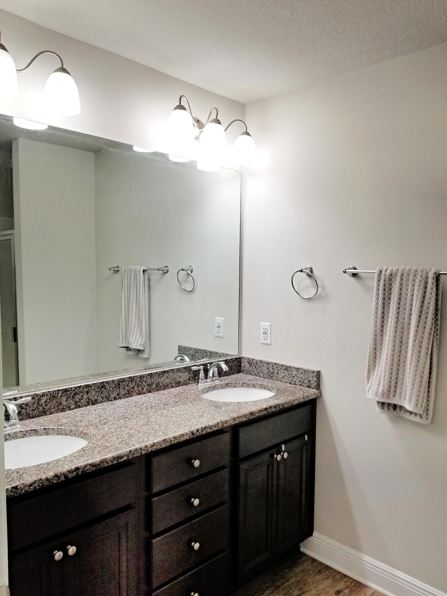 RESERVE POINTE - Residential