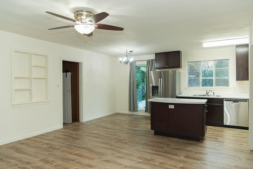 ELLIOTTS POINT 7TH ADDN - Residential Lease