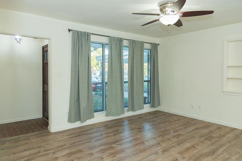 ELLIOTTS POINT 7TH ADDN - Residential Lease