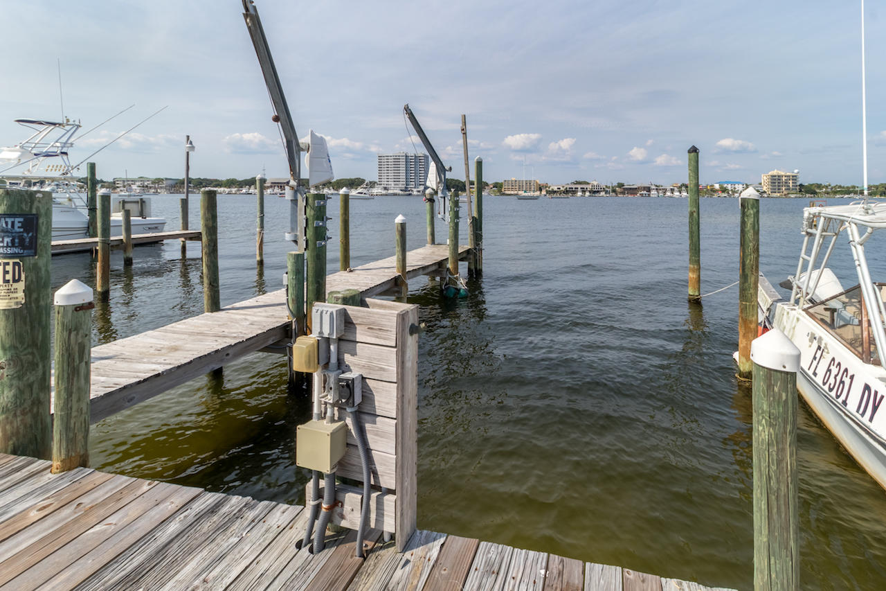 HOLIDAY ISLE - Residential