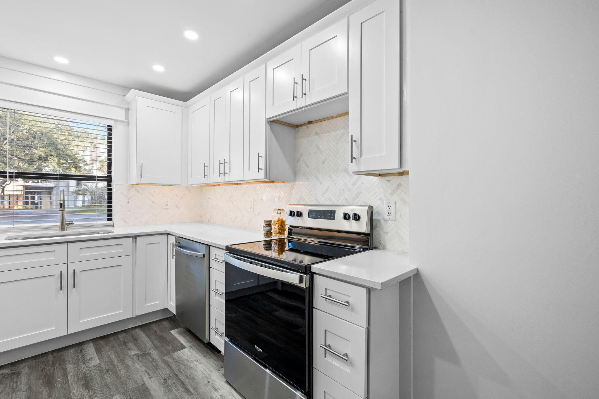 LAKEWOOD OF SEAGROVE BEACH - Residential