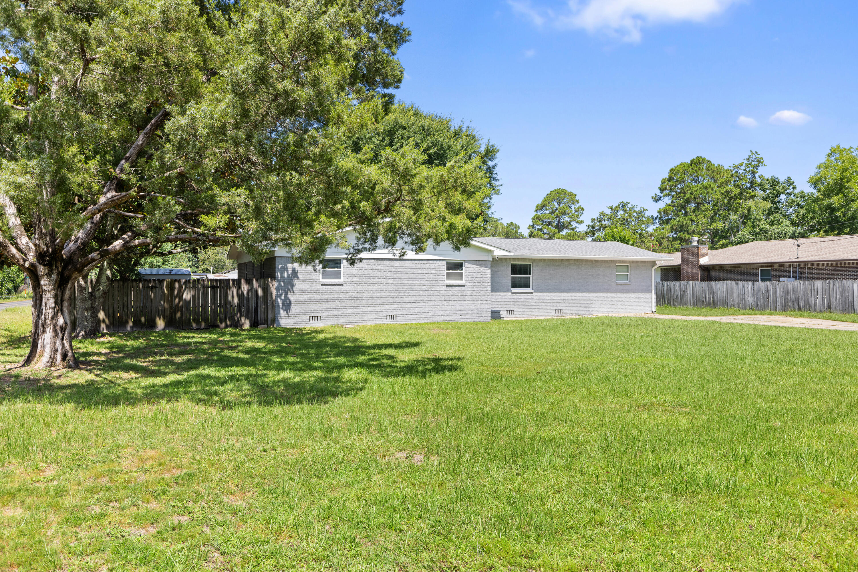 FIELD S/D 1ST ADDN - Residential Lease