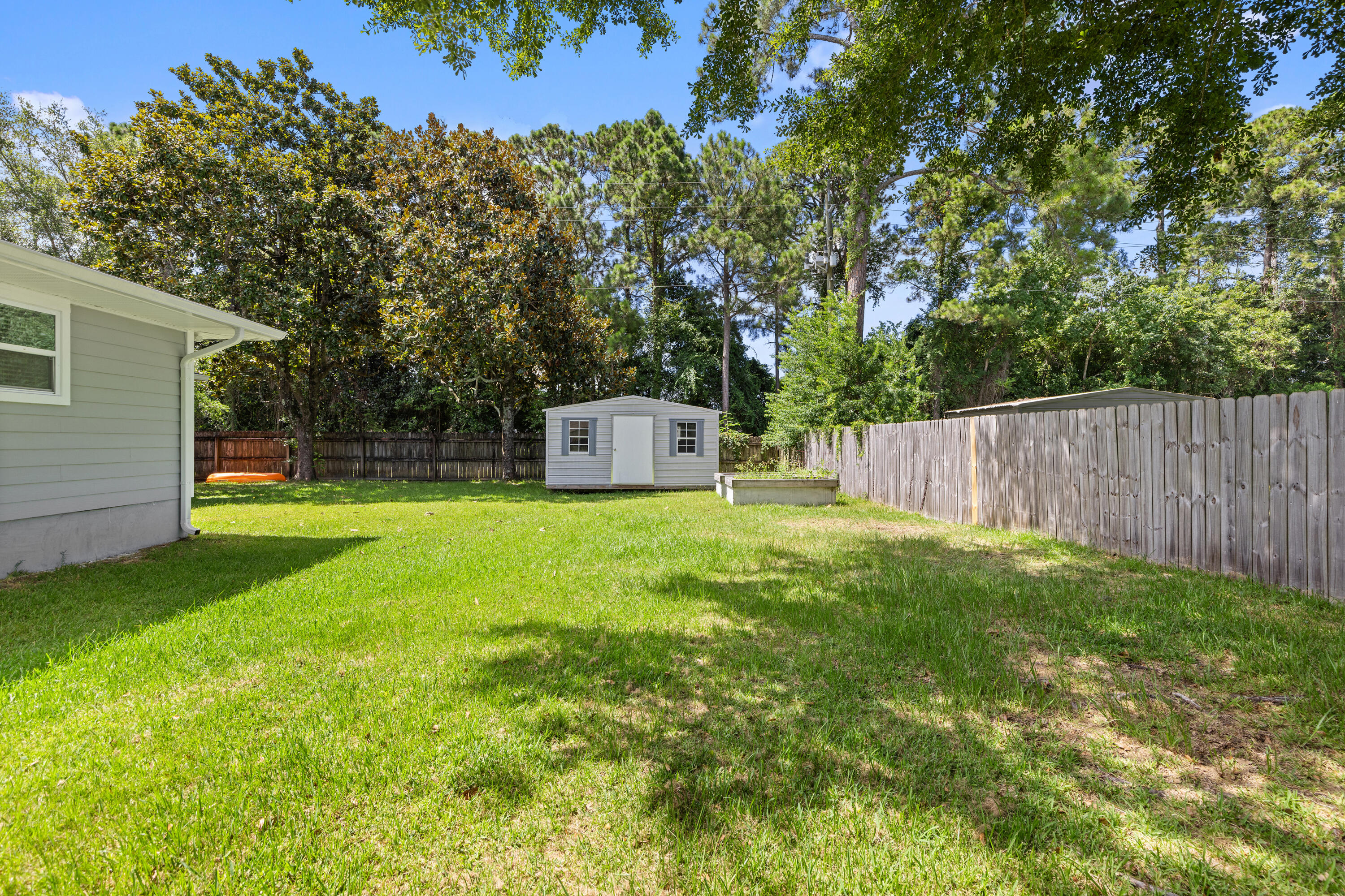 FIELD S/D 1ST ADDN - Residential Lease