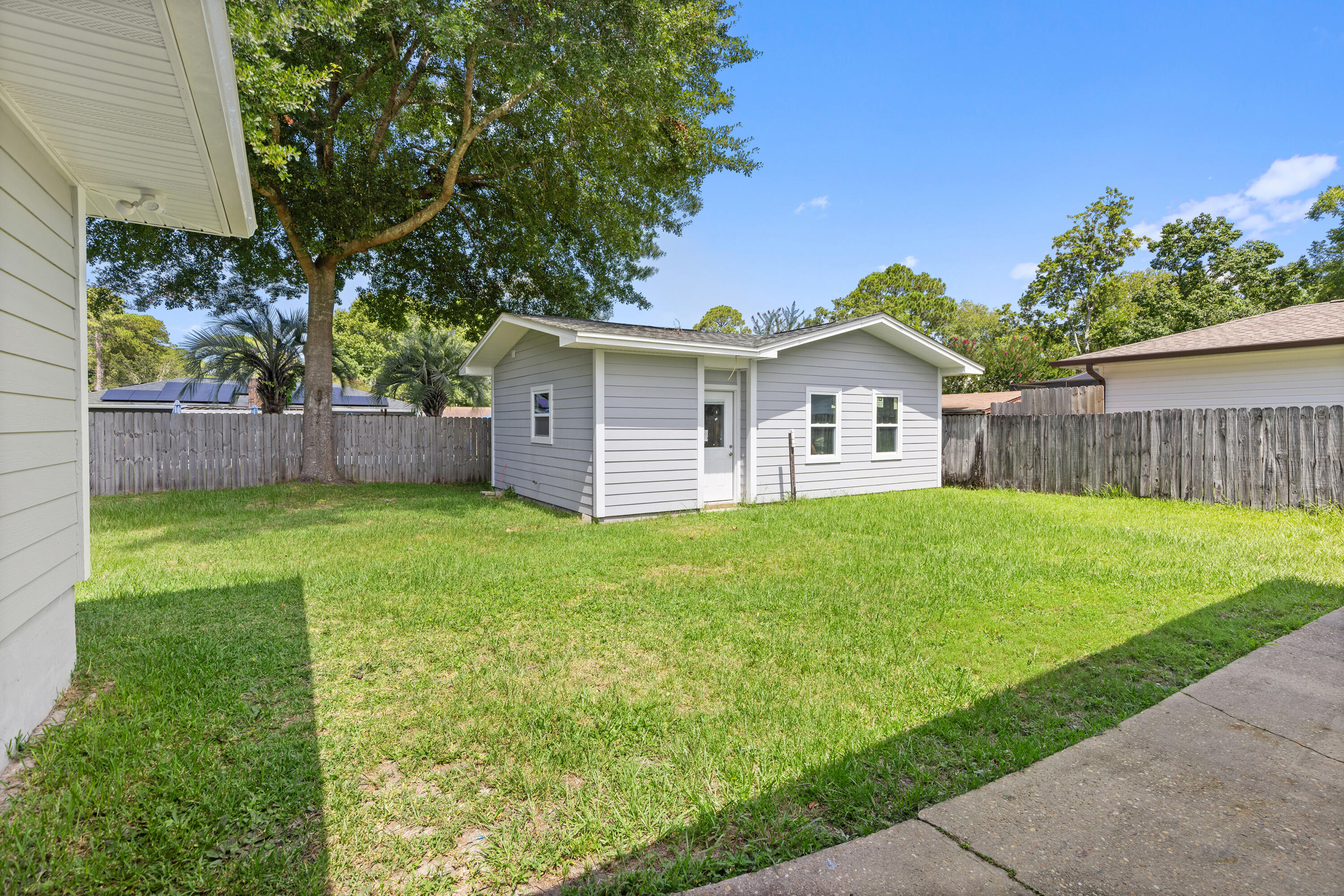 FIELD S/D 1ST ADDN - Residential Lease