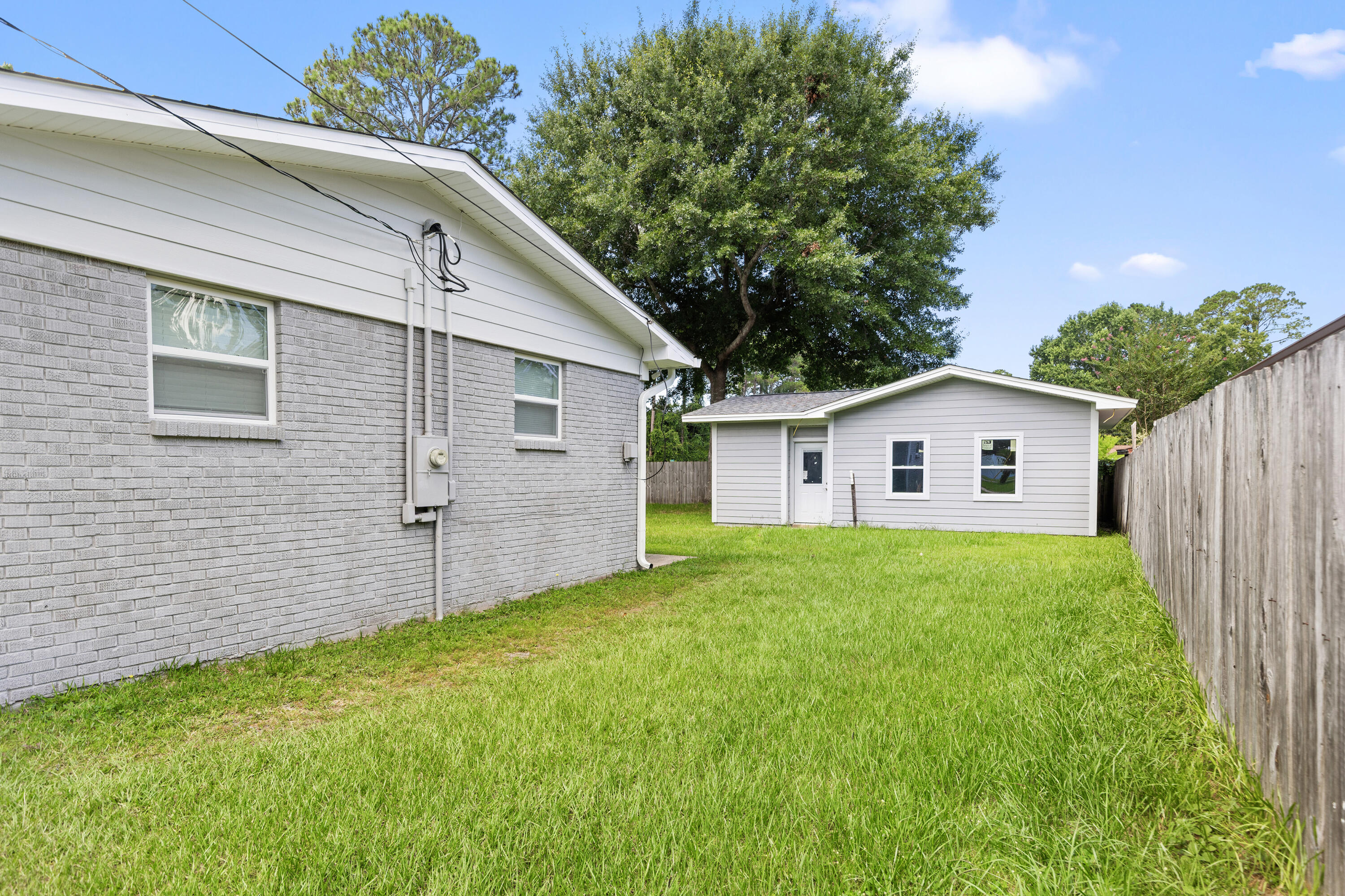 FIELD S/D 1ST ADDN - Residential Lease