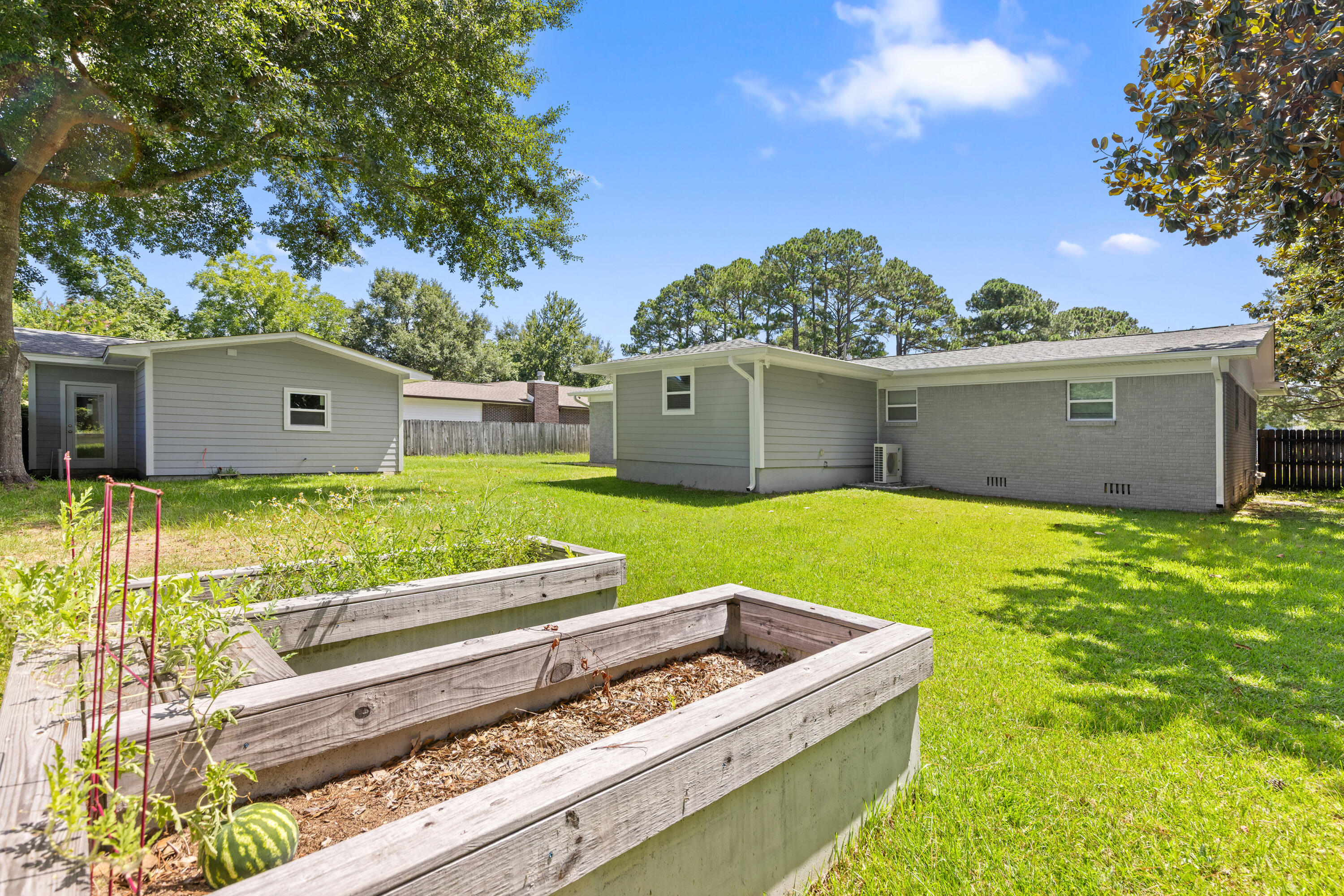 FIELD S/D 1ST ADDN - Residential Lease