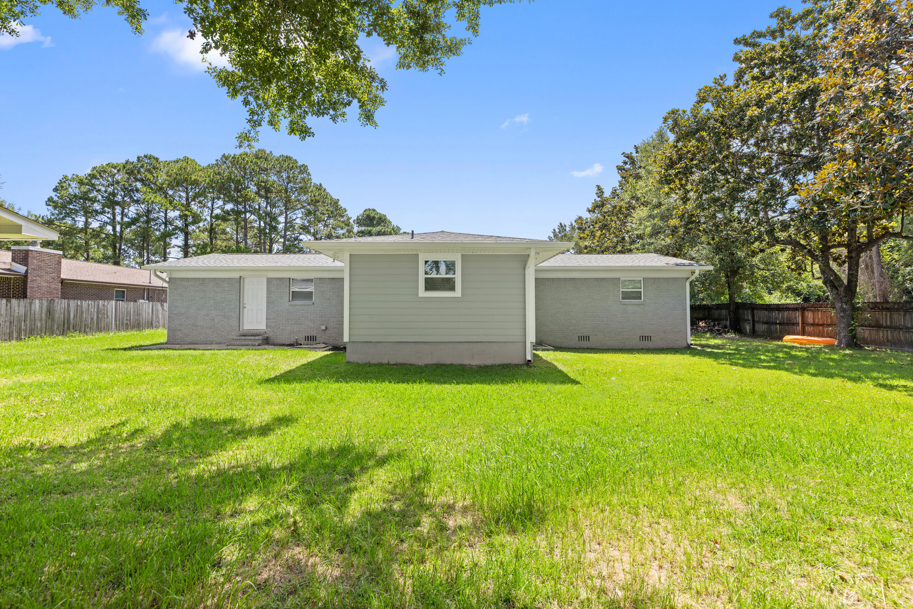 FIELD S/D 1ST ADDN - Residential Lease